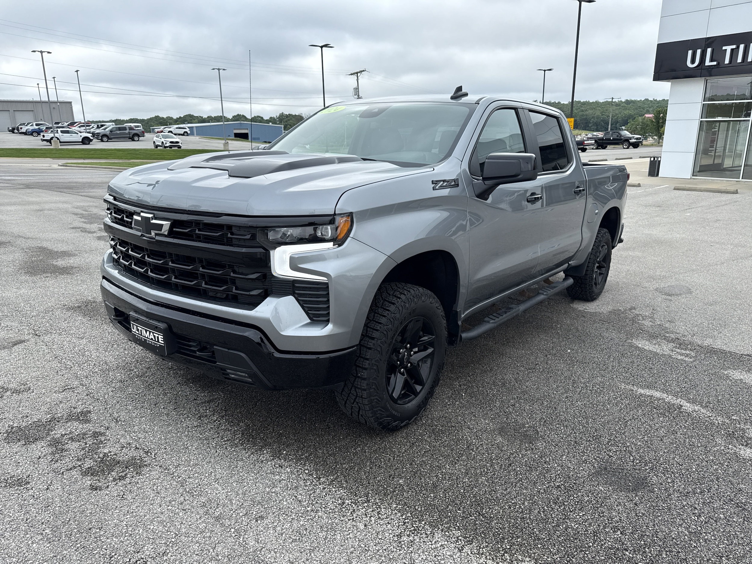 Used 2024 Chevrolet Silverado 1500 LT Trail Boss with VIN 3GCUDFED0RG325129 for sale in Mountain Home, AR