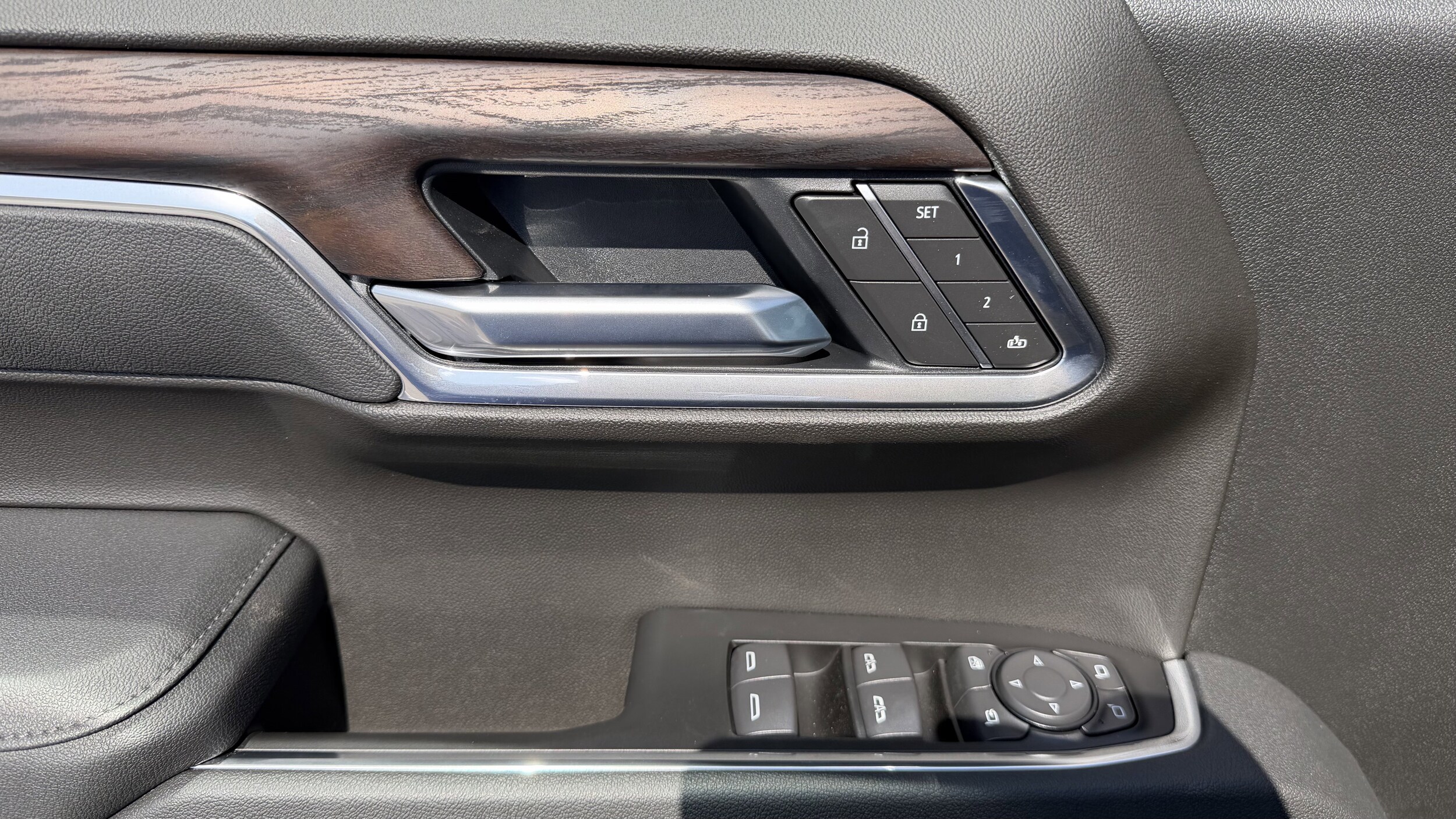 2026 GMC Sierra 1500 SLT - Photo 18