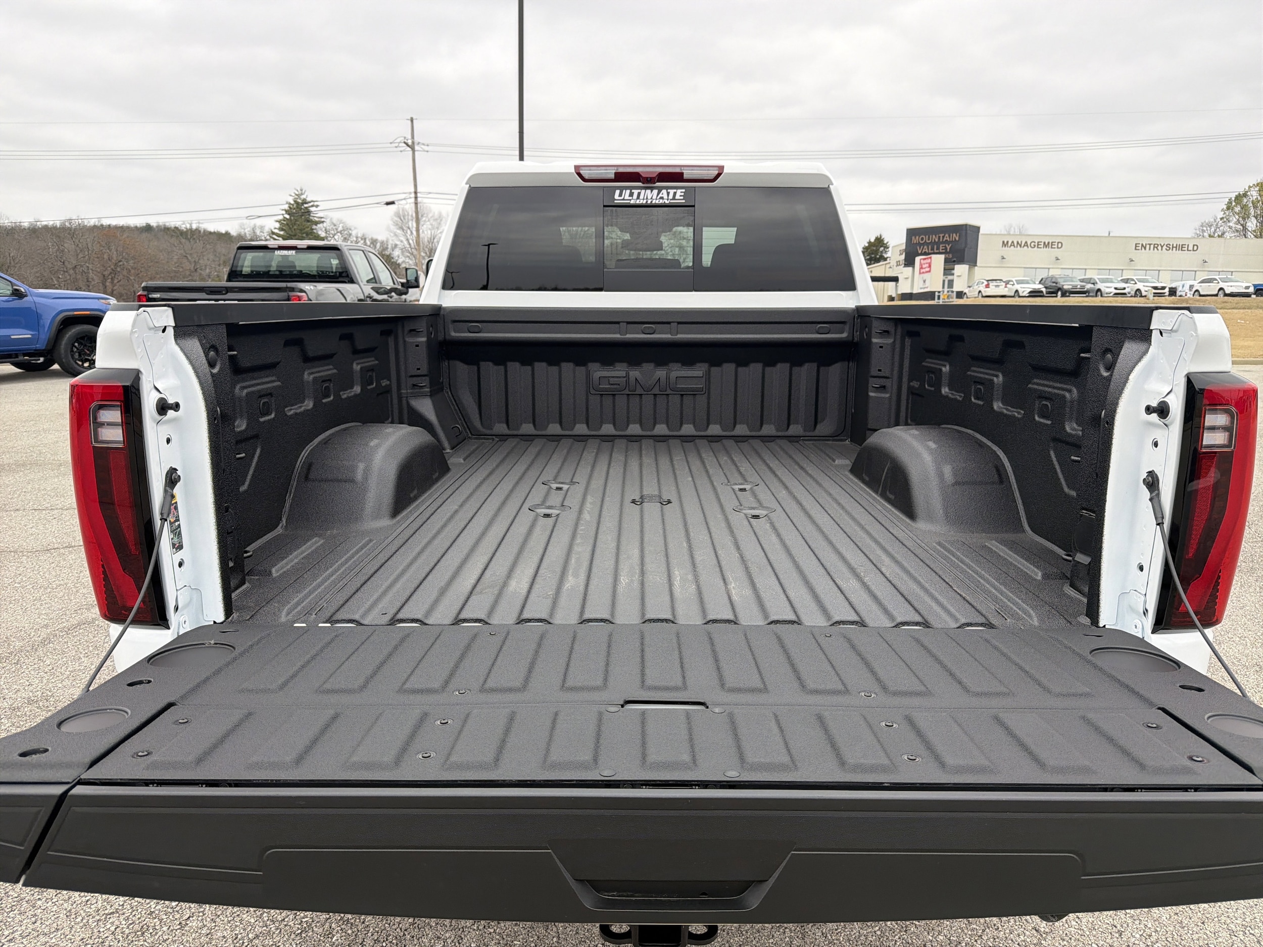 2026 GMC Sierra 2500HD SLT - Photo 10