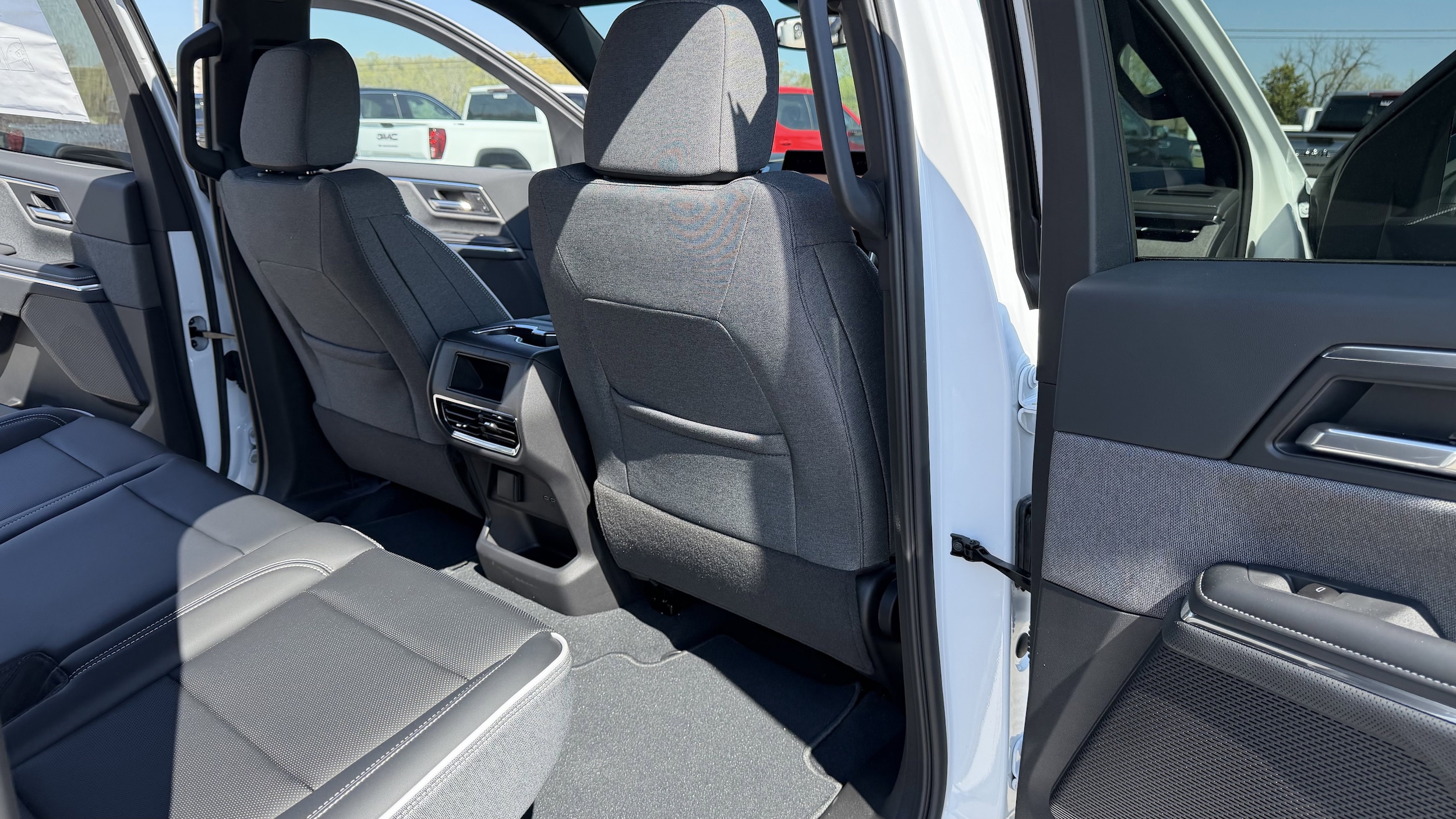 2026 GMC Sierra EV Elevation - Photo 37