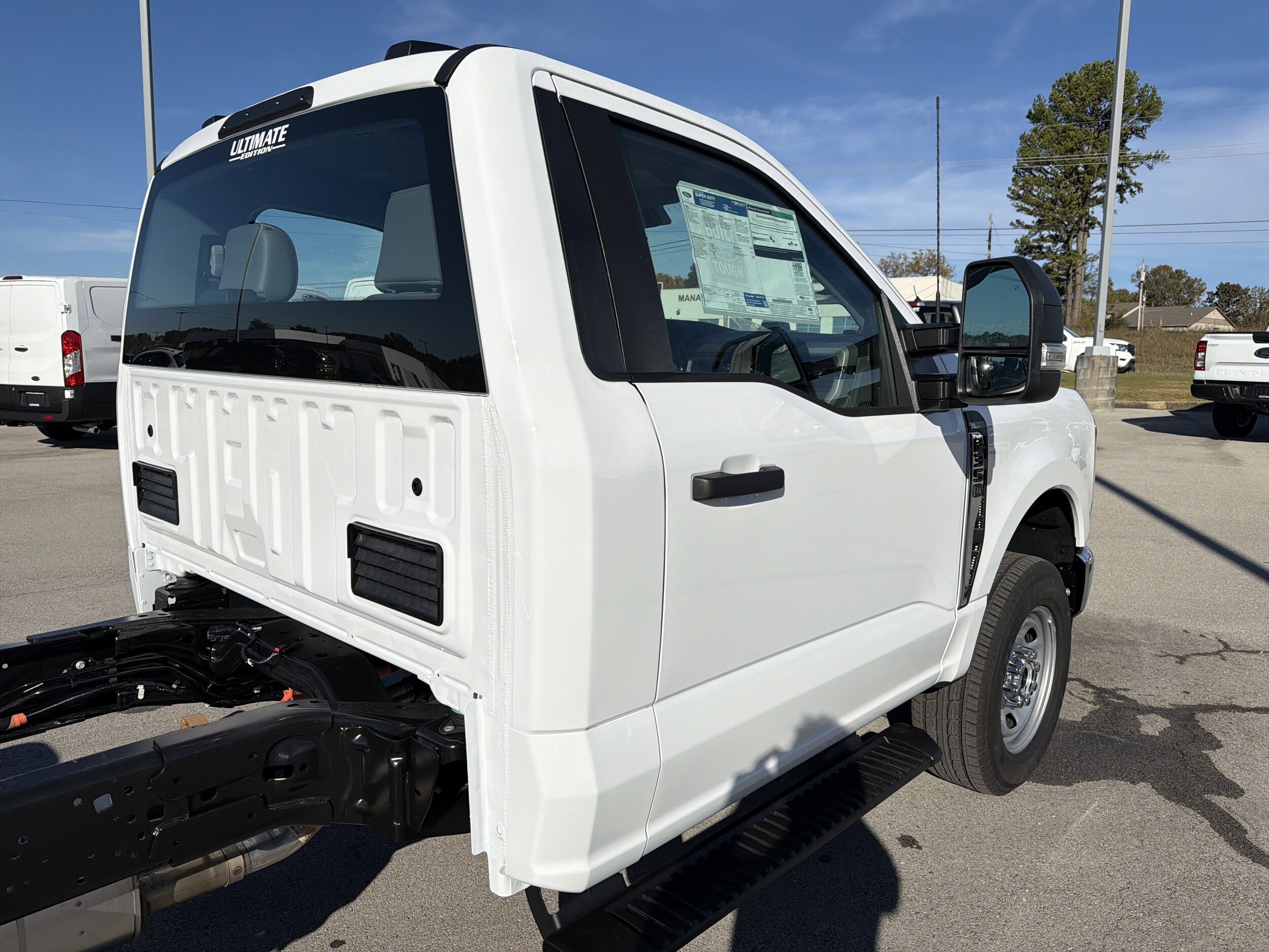 2026 Ford F-350 Super Duty Chassis Cab XL - Photo 10
