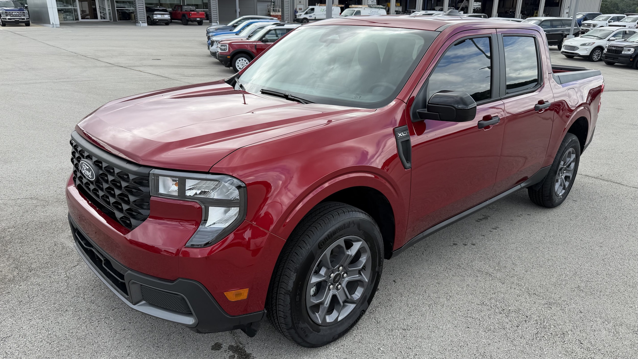 2026 Ford Maverick XLT - Photo 2