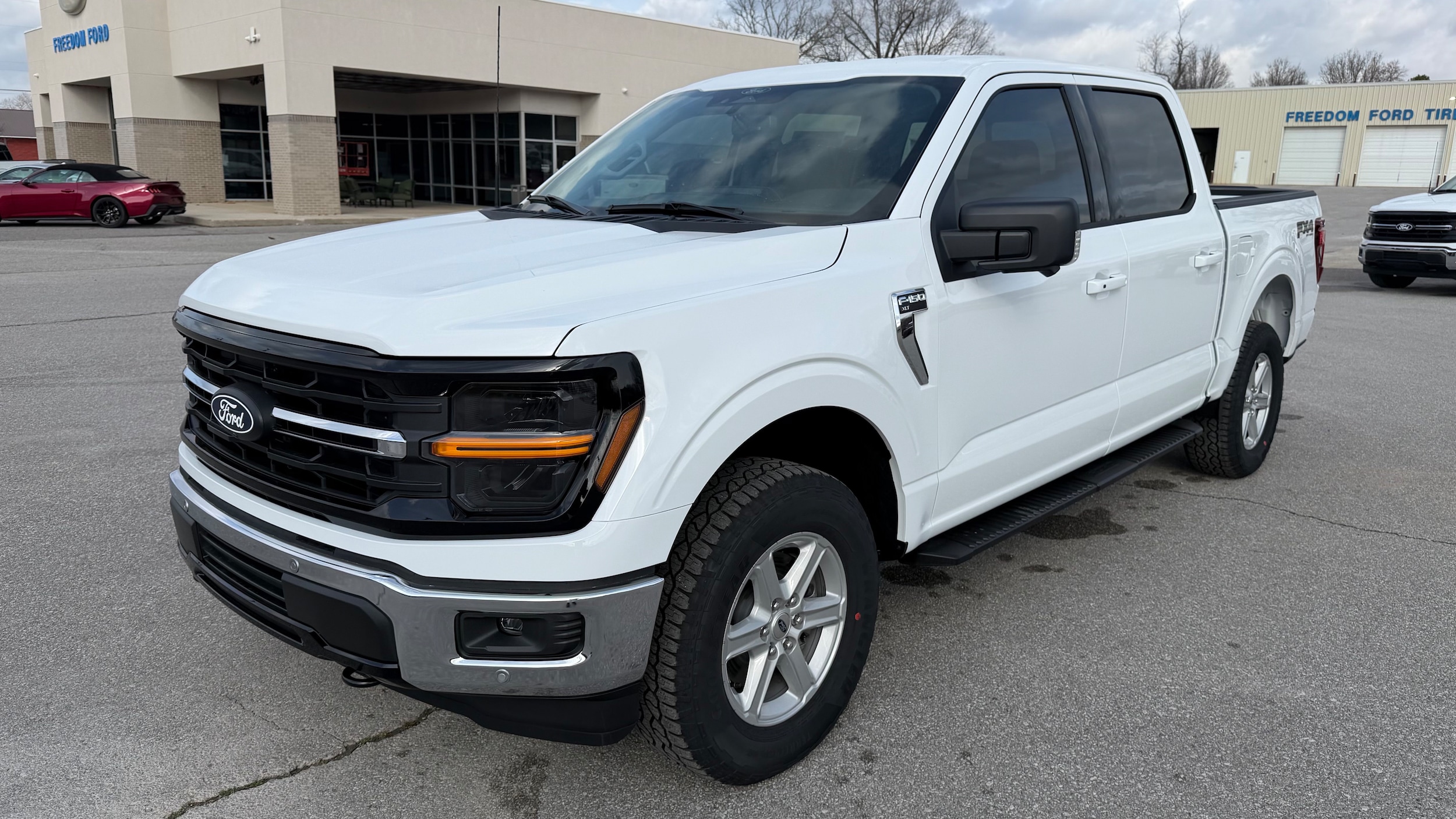 2026 Ford F-150 XLT - Photo 2