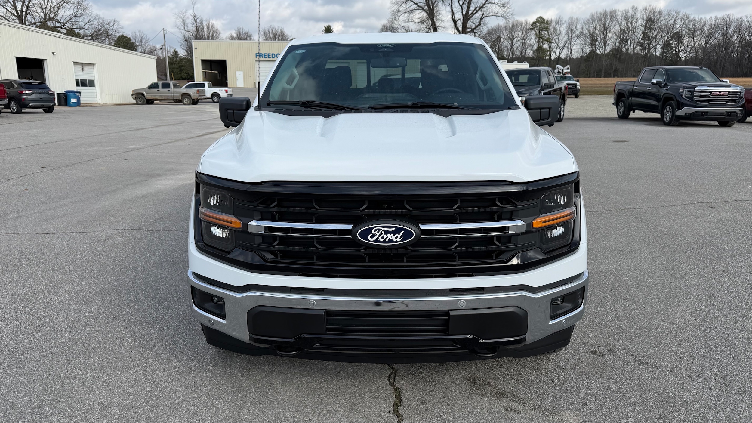 2026 Ford F-150 XLT - Photo 3