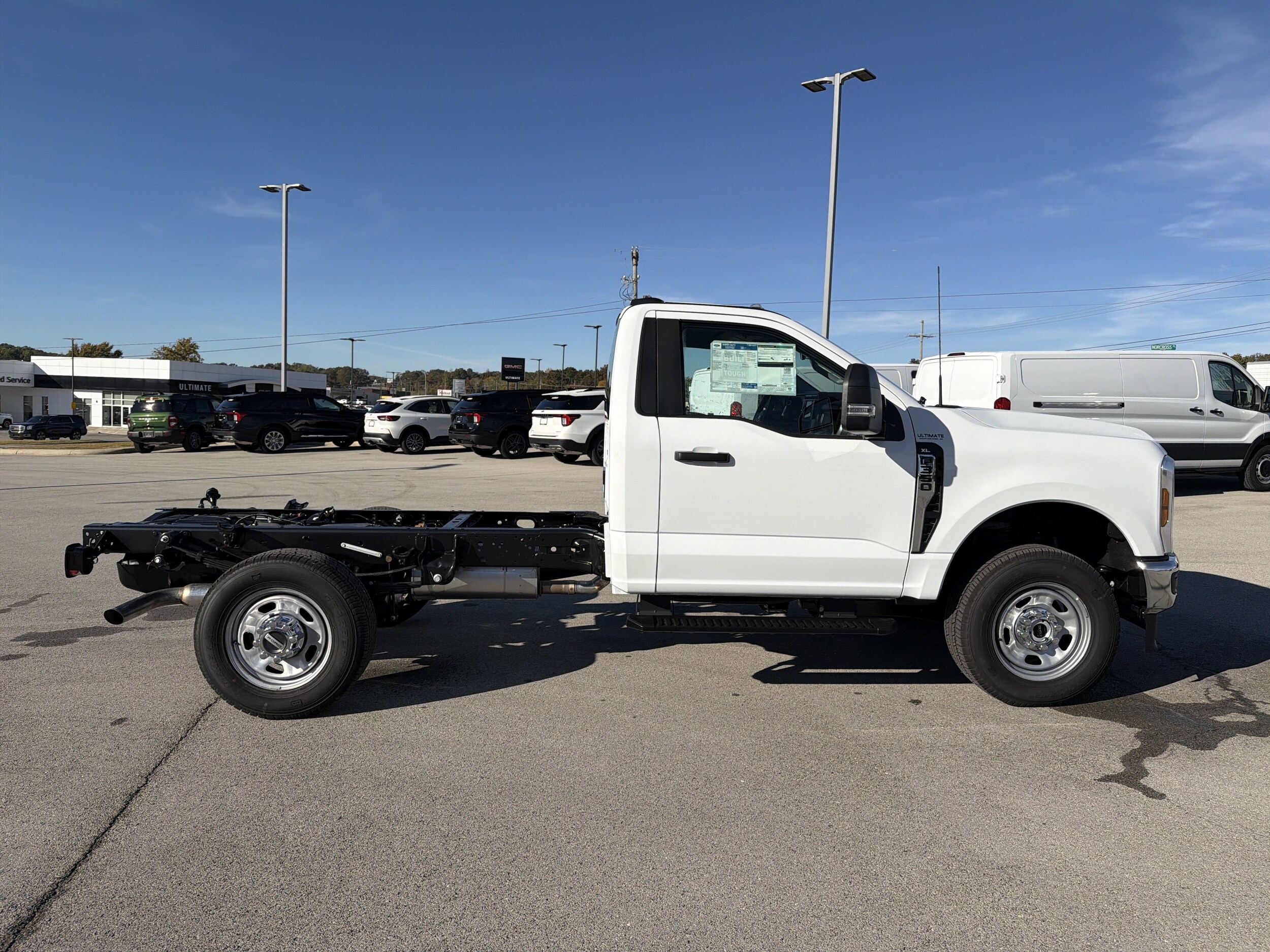 2026 Ford F-350 Super Duty Chassis Cab XL - Photo 11