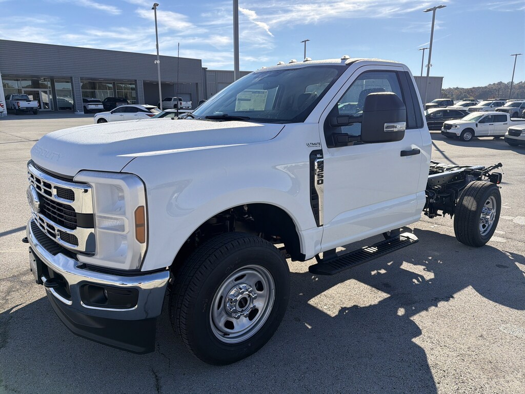 New 2026 Ford Super Duty F-350 SRW XL XL 4WD Reg Cab 145 WB 60 CA