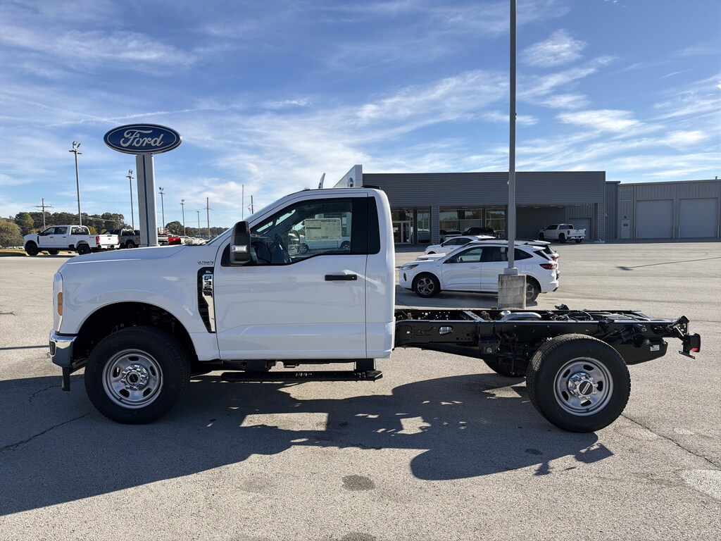 New 2026 Ford Super Duty F-350 SRW XL XL 4WD Reg Cab 145 WB 60 CA