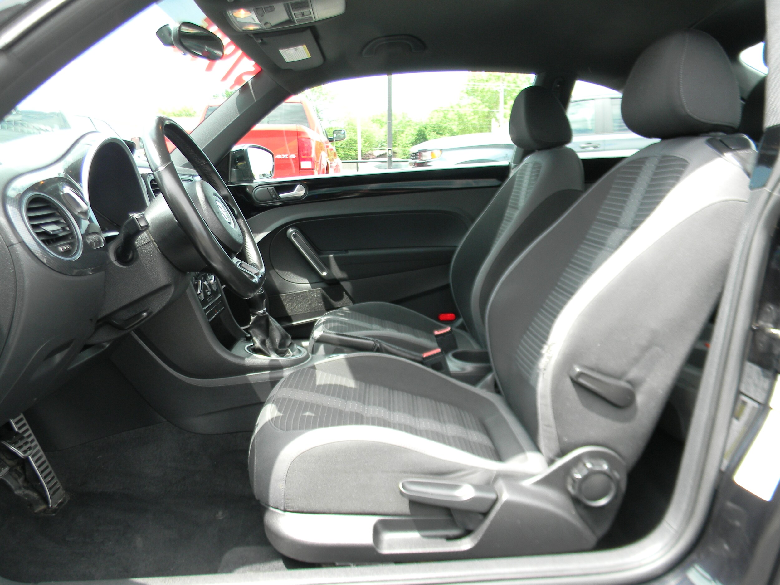 2012 Volkswagen Beetle Turbo photo 4