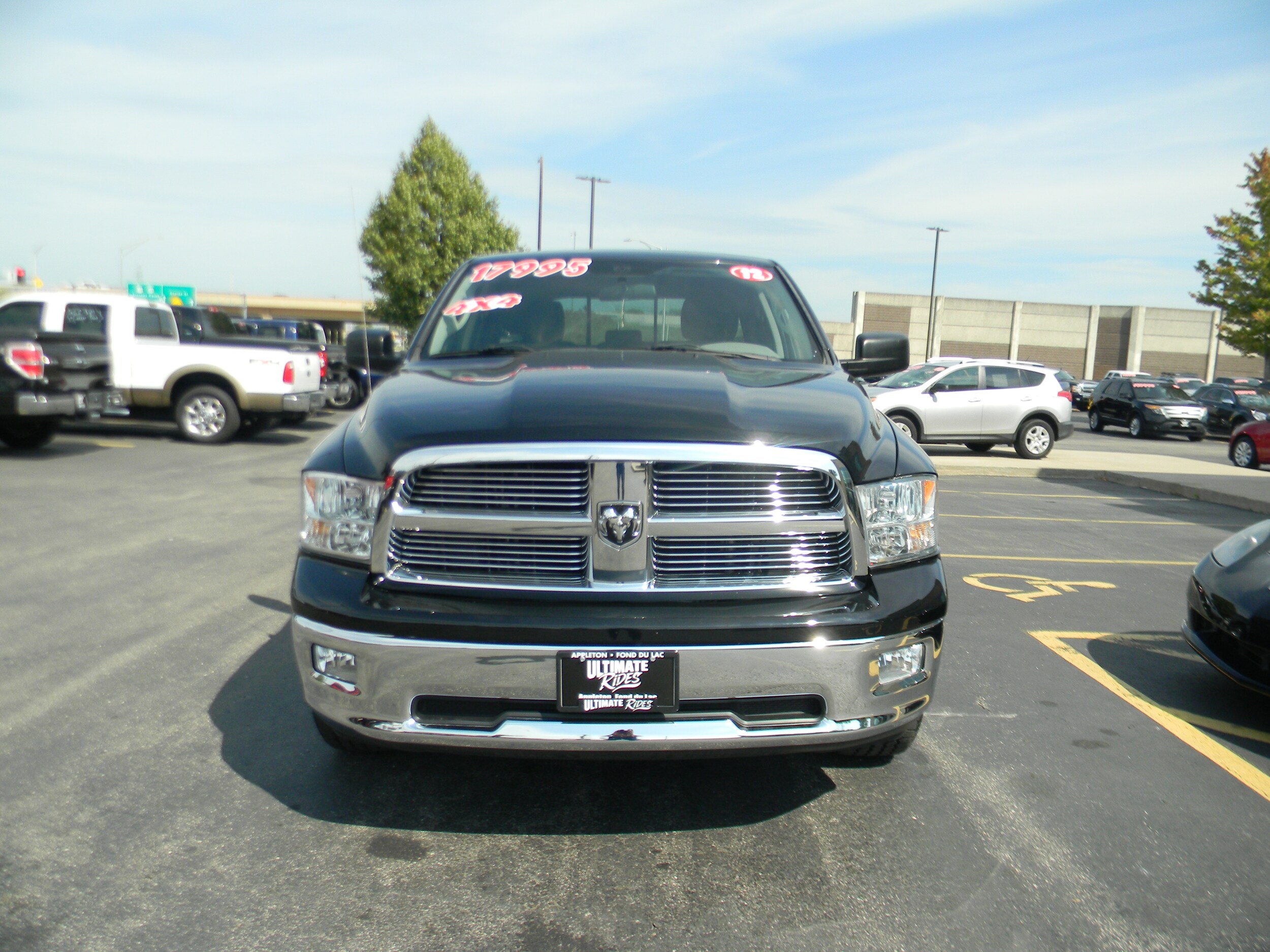 2012 Ram 1500 SLT Big Horn photo 3