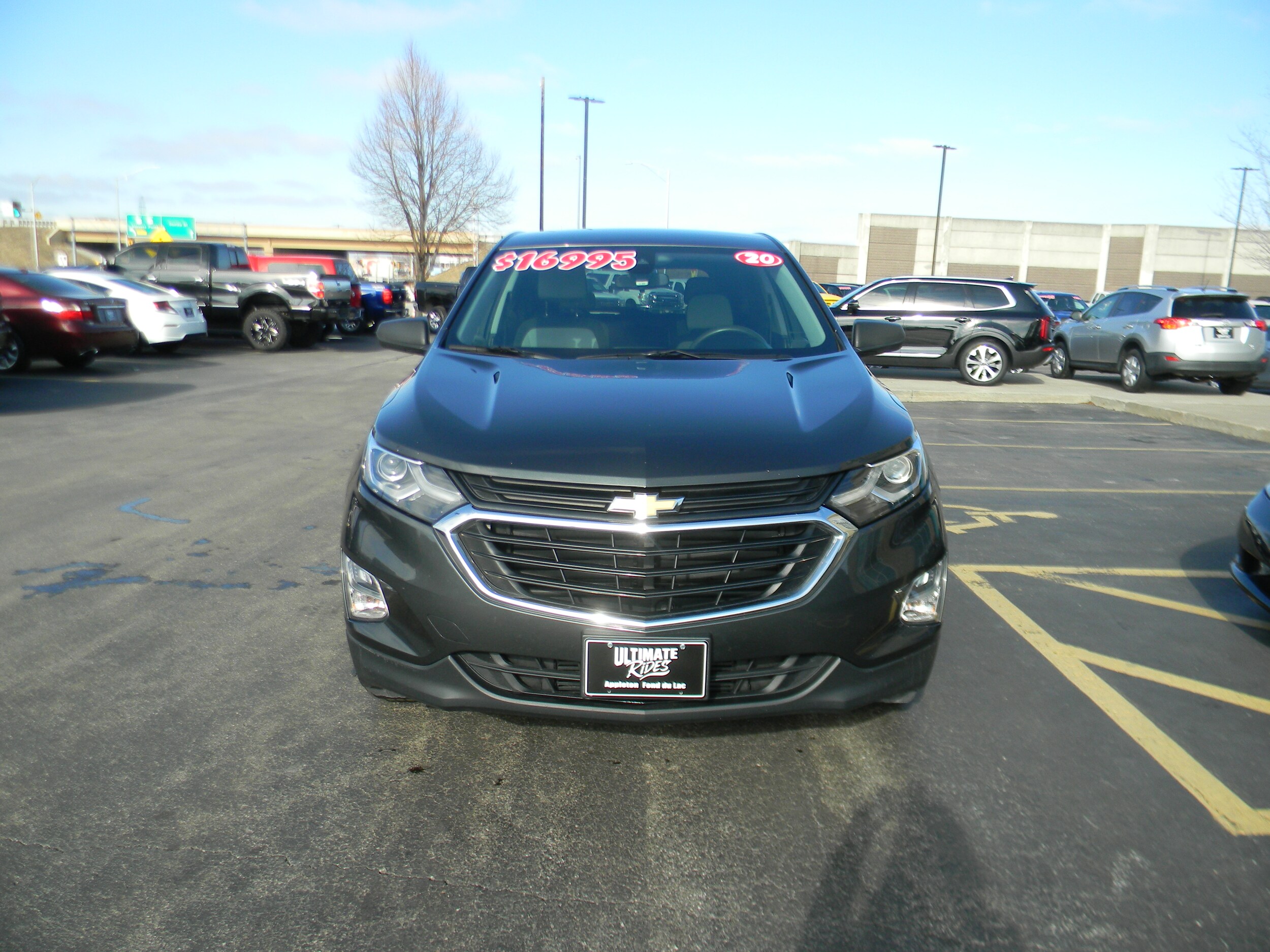2020 Chevrolet Equinox photo 3