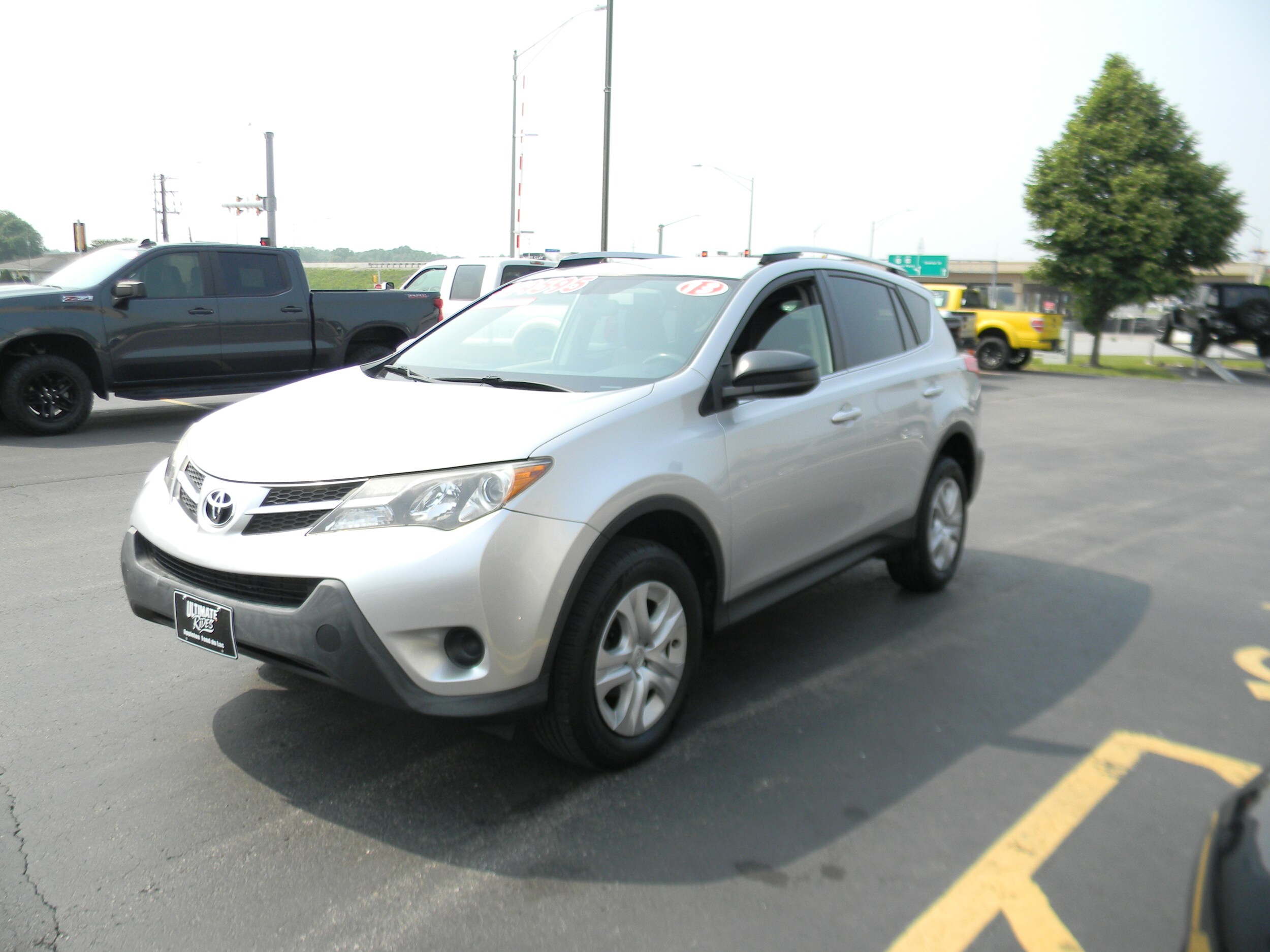 2013 Toyota RAV4 LE photo 3