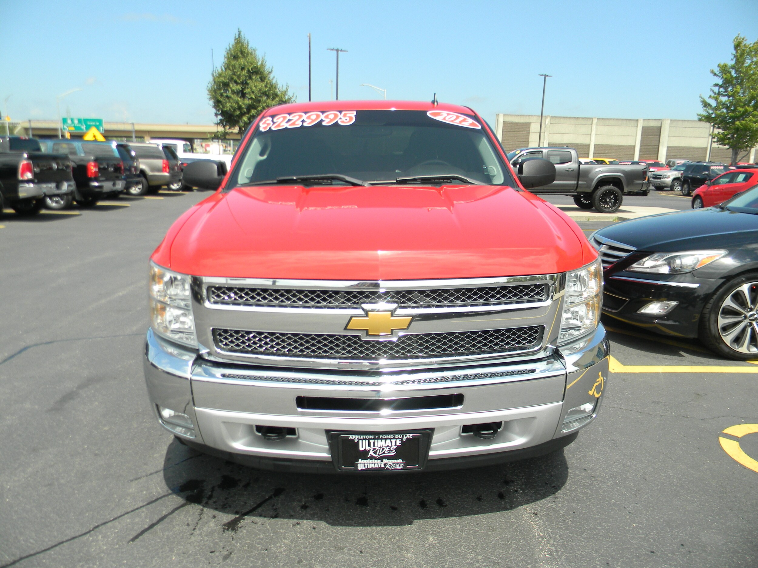 2012 Chevrolet Silverado 1500 LT photo 3