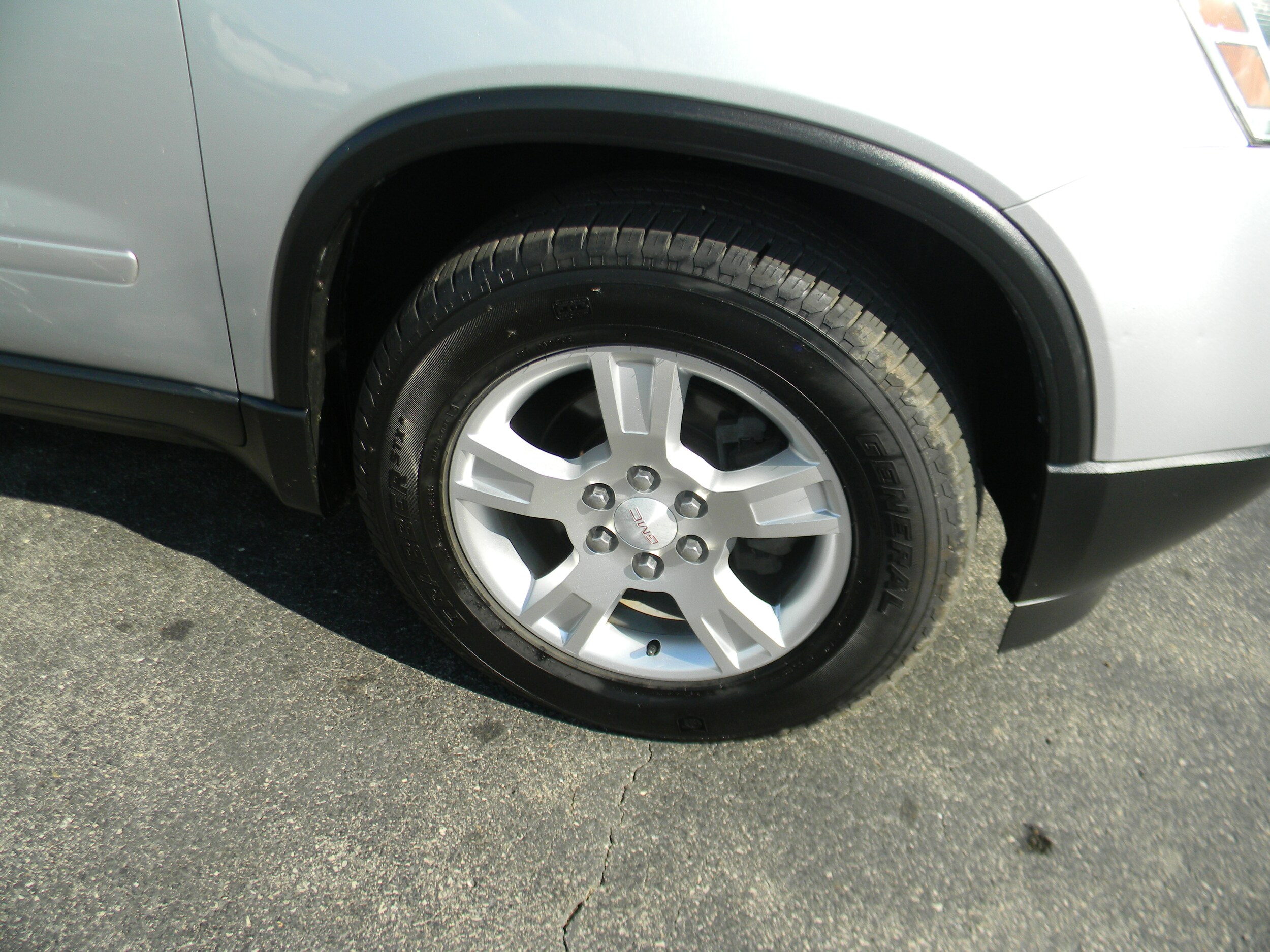 2012 Gmc Acadia SL photo 2