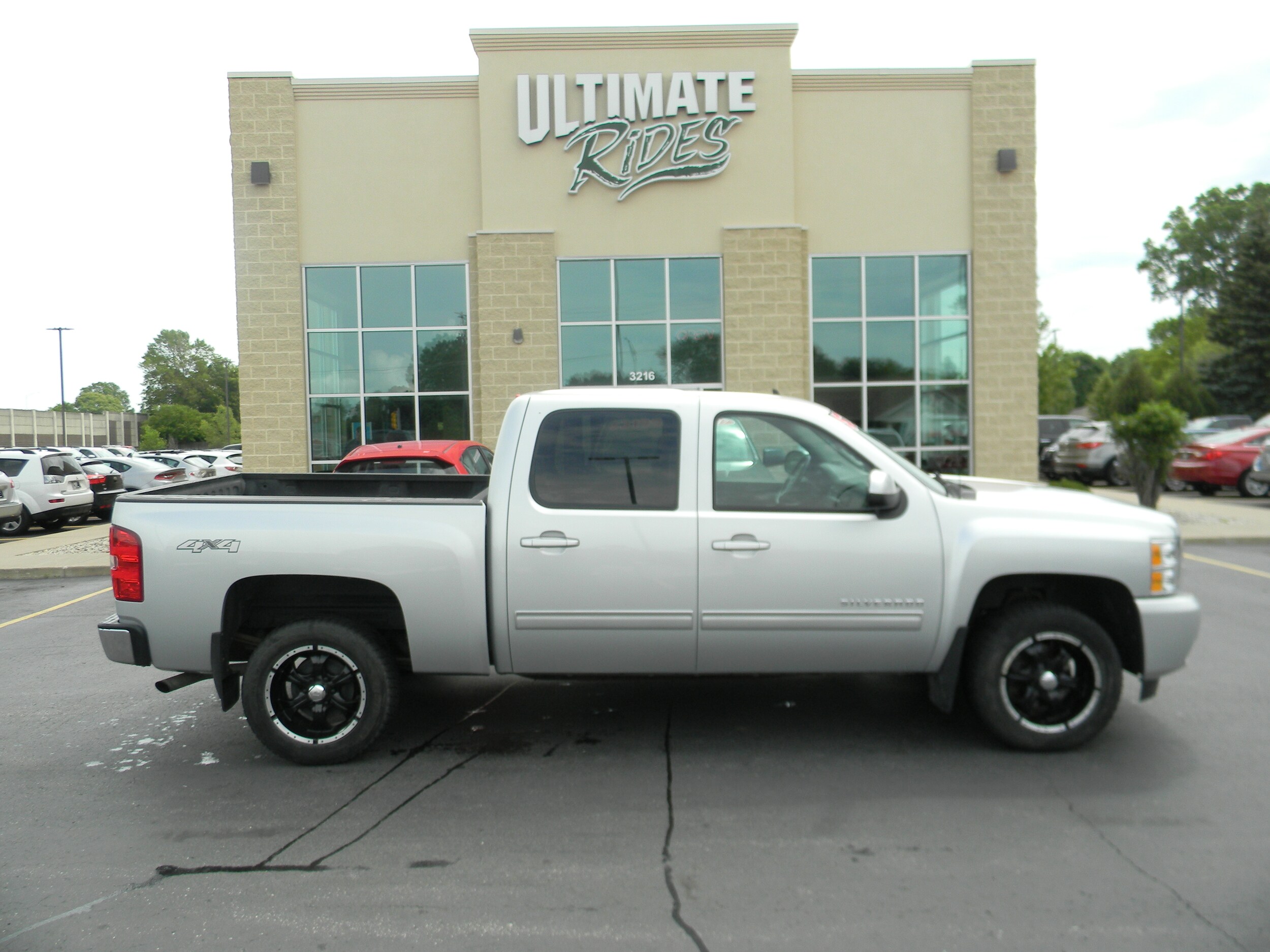 2012 Chevrolet Silverado 1500 LTZ photo 2