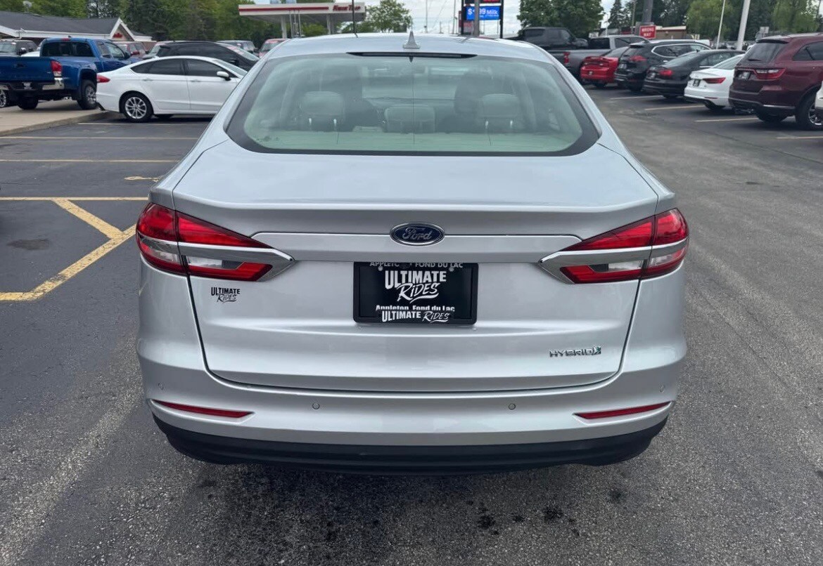 2019 Ford Fusion SE Hybrid photo 4
