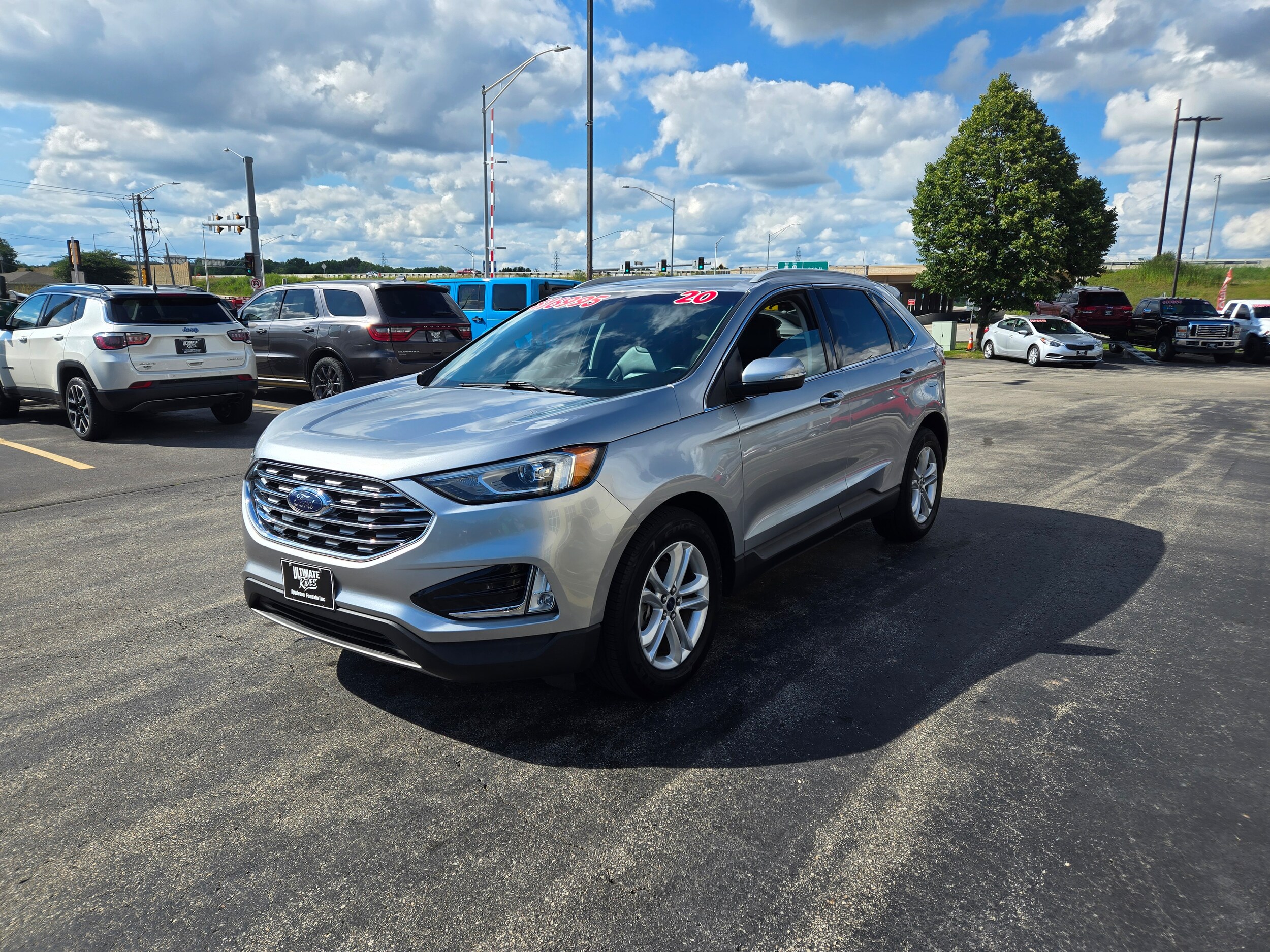 2020 Ford Edge SEL photo 2