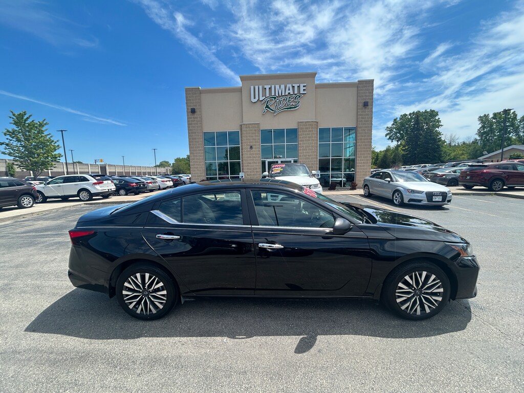 Used 2024 Nissan Altima 2.5 SV Sedan