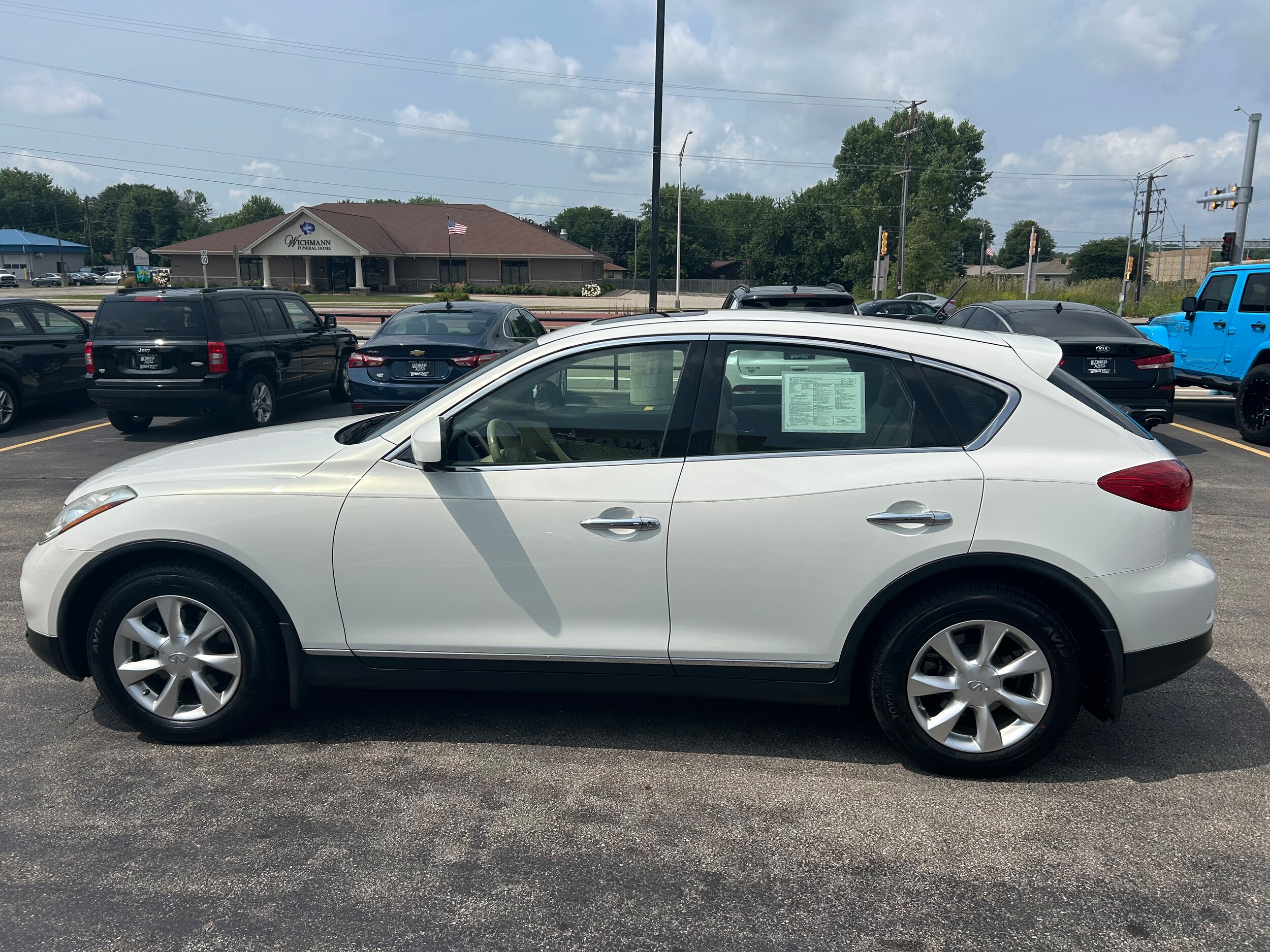 2010 Infiniti EX35 Base photo 3