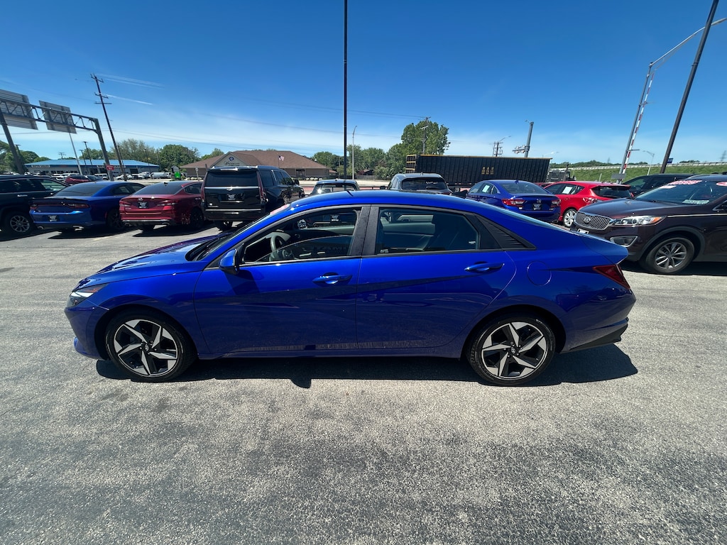 Used 2023 Hyundai Elantra SEL Sedan