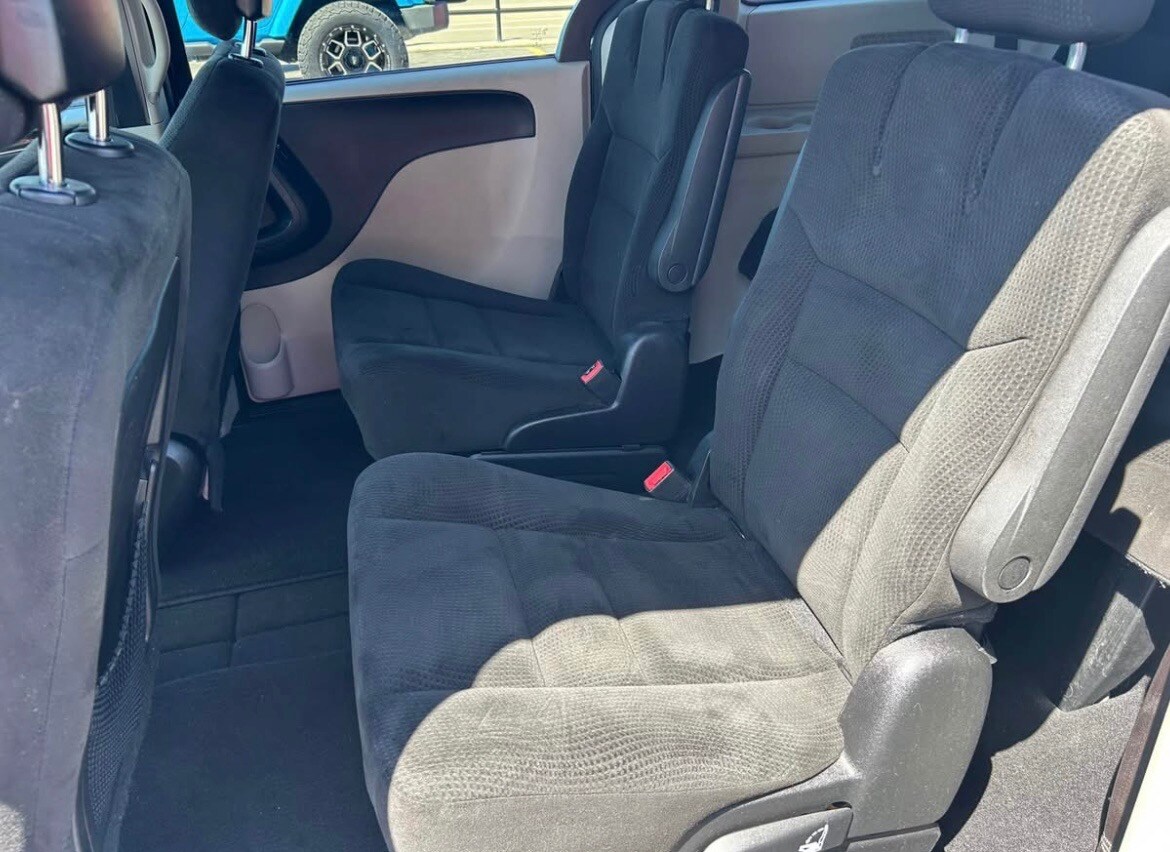 2016 Dodge Grand Caravan SE photo 4