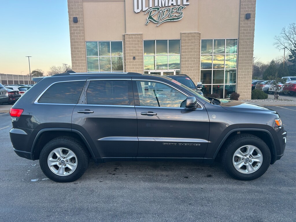 Used 2017 Jeep Grand Cherokee Laredo 4x4 SUV