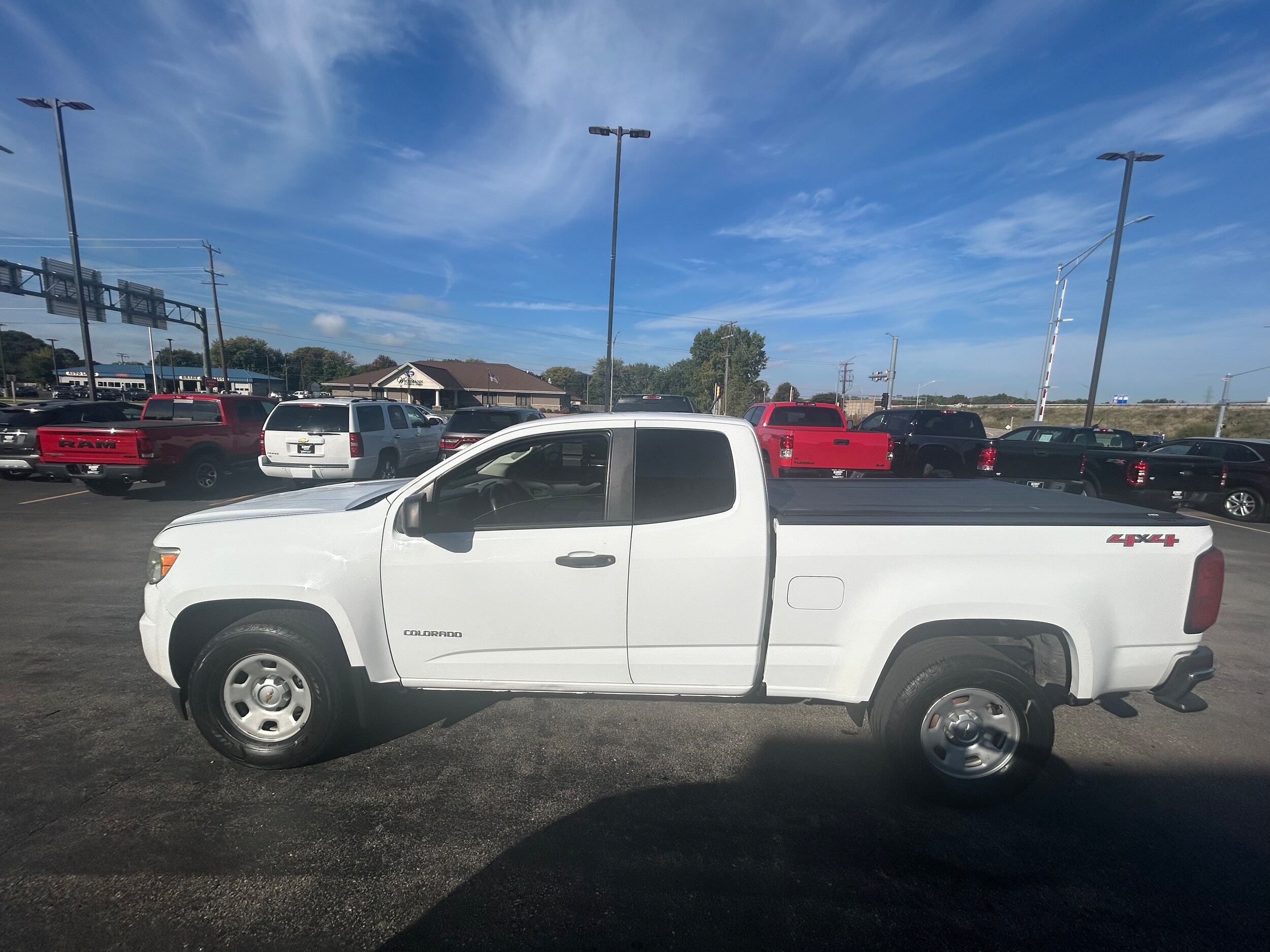 2016 Chevrolet Colorado Work Truck photo 2