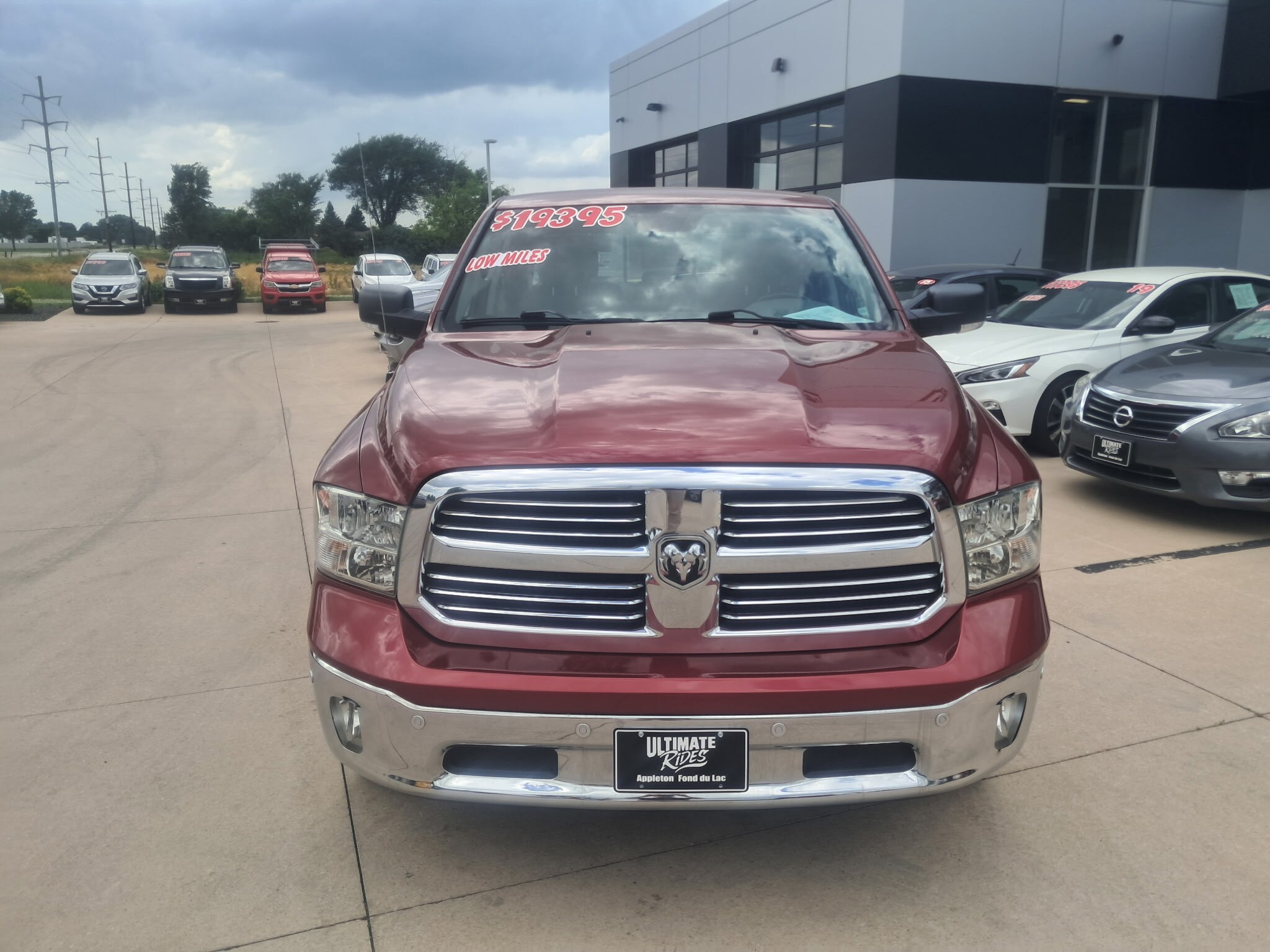 2014 Ram 1500 SLT photo 2