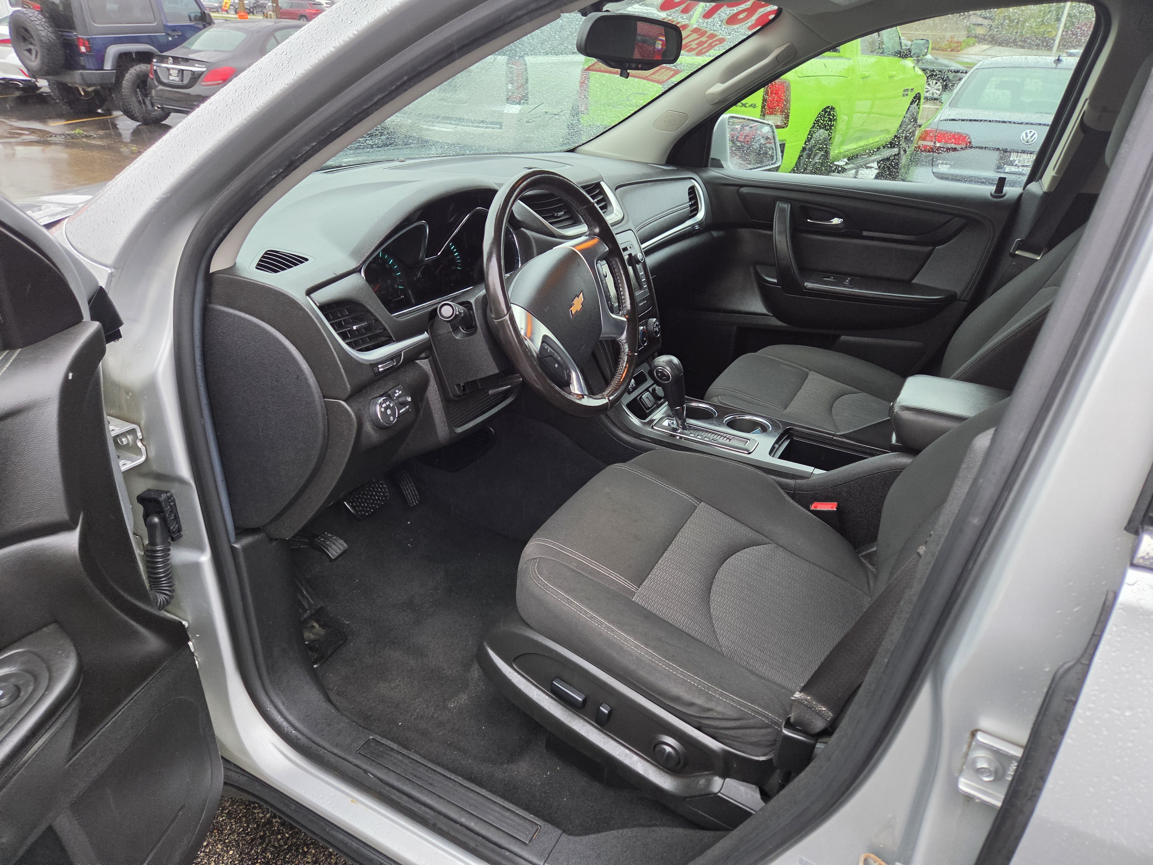 Used 2017 Chevrolet Traverse LT w/1LT SUV