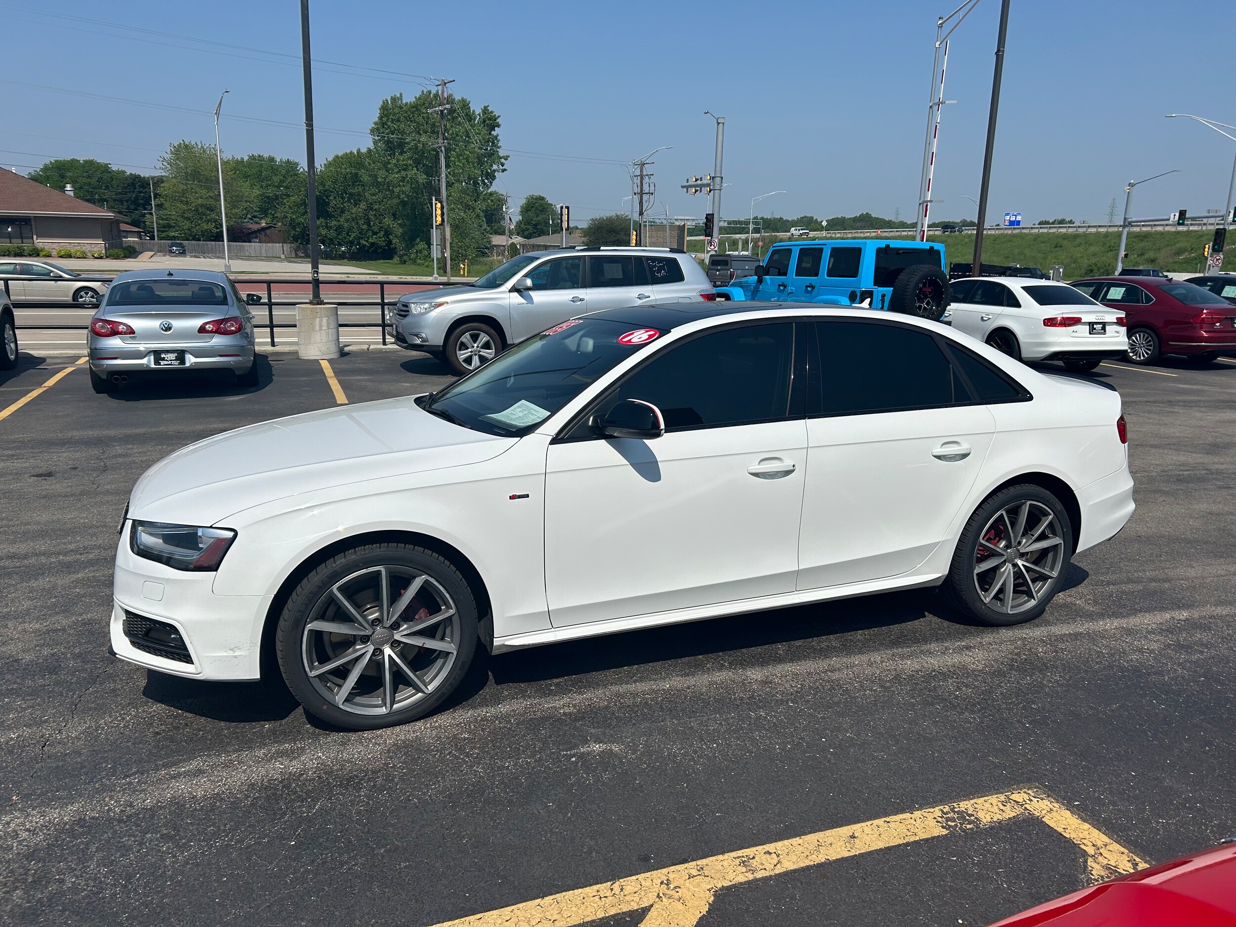 2016 Audi A4 2.0T Premium Plus photo 3