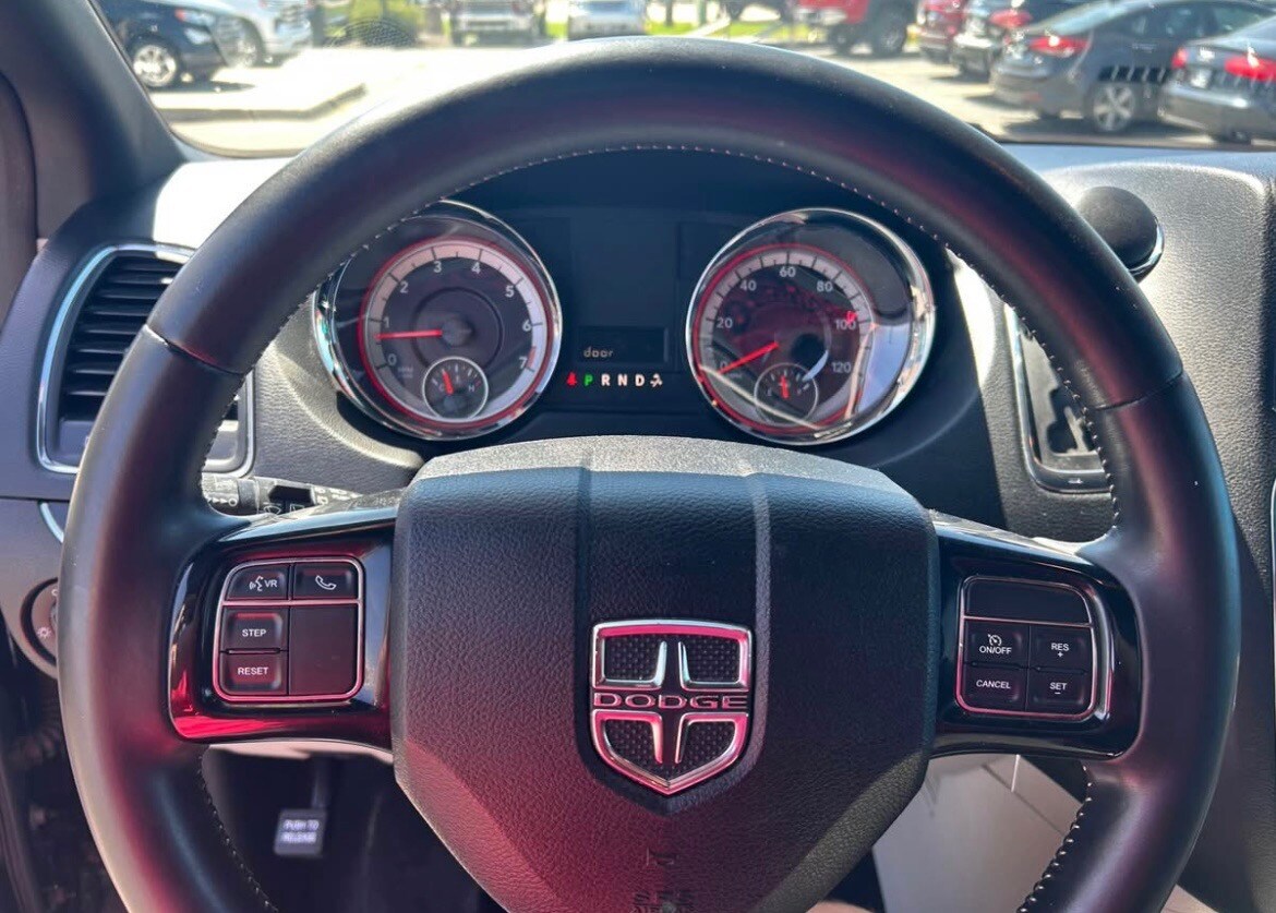 2016 Dodge Grand Caravan SE photo 3
