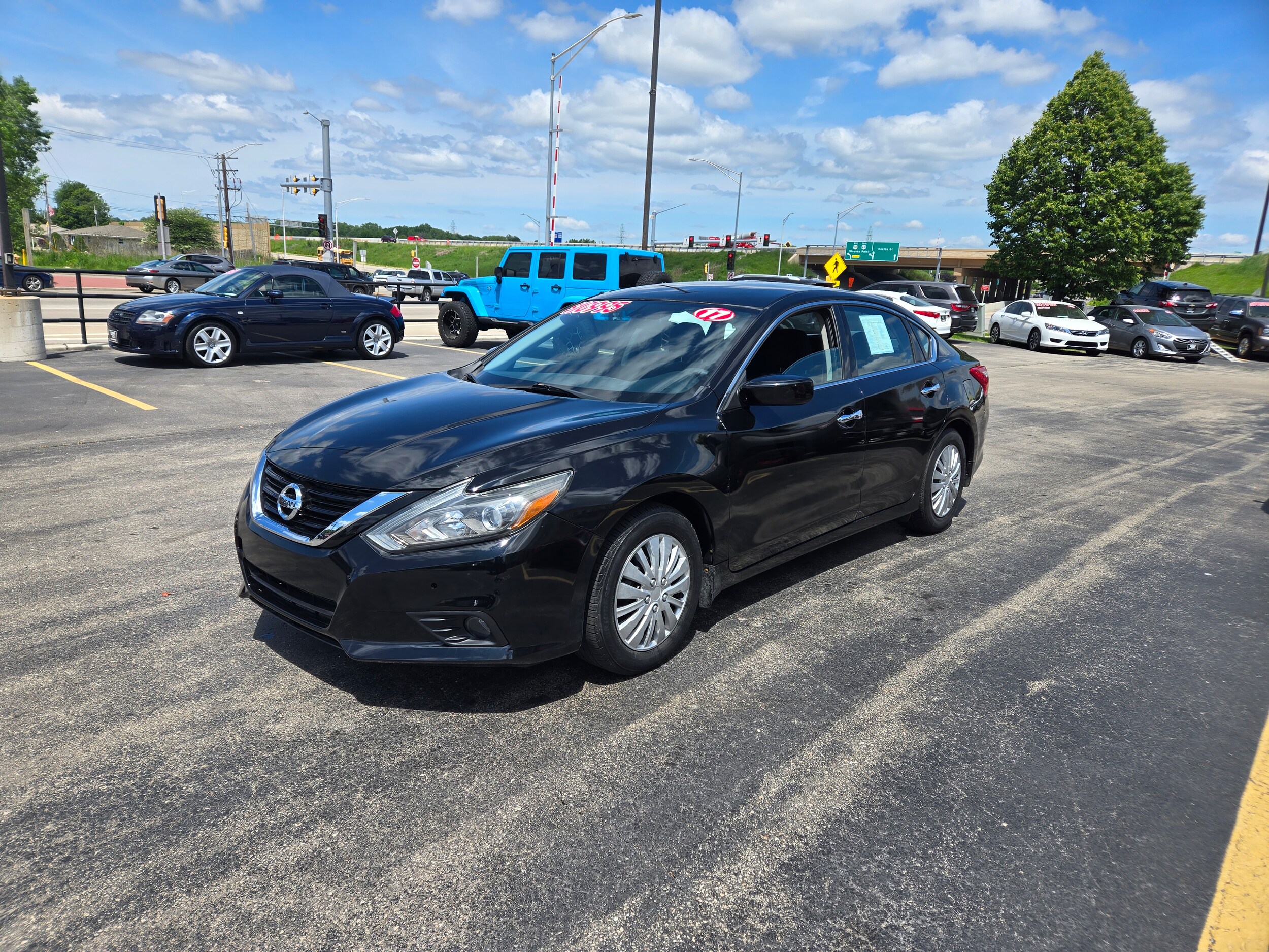 2017 Nissan Altima 2.5 photo 3