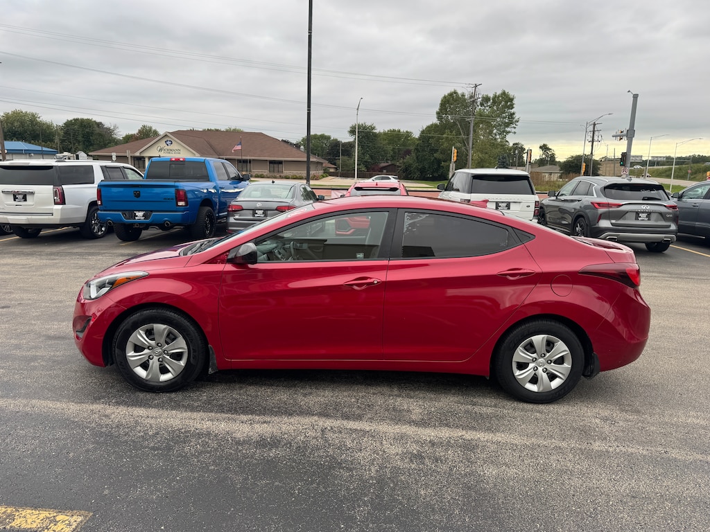 Used 2016 Hyundai Elantra SE Sedan