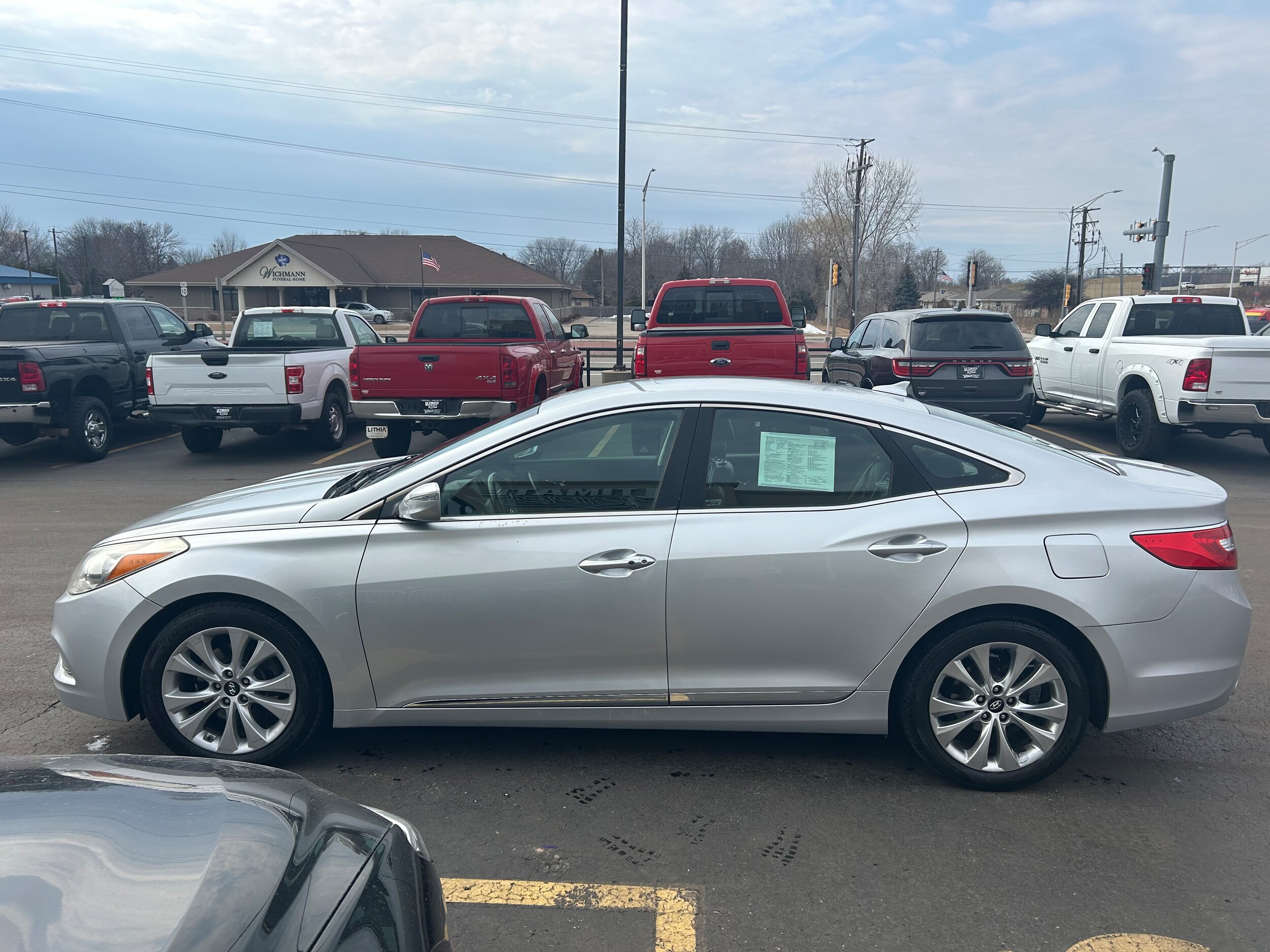 2012 Hyundai Azera Base photo 2