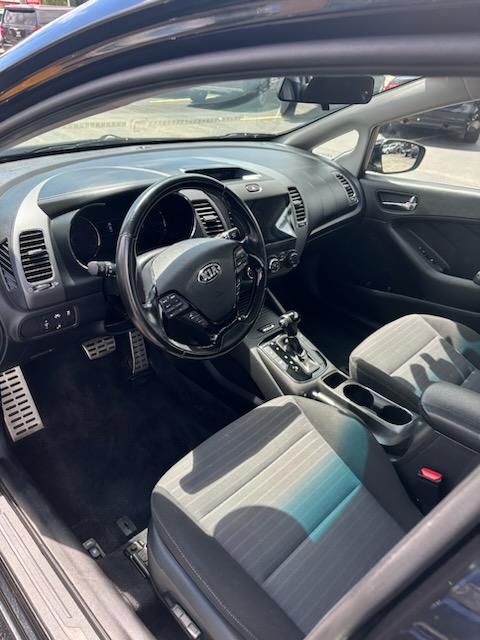 2017 Kia Forte S photo 2
