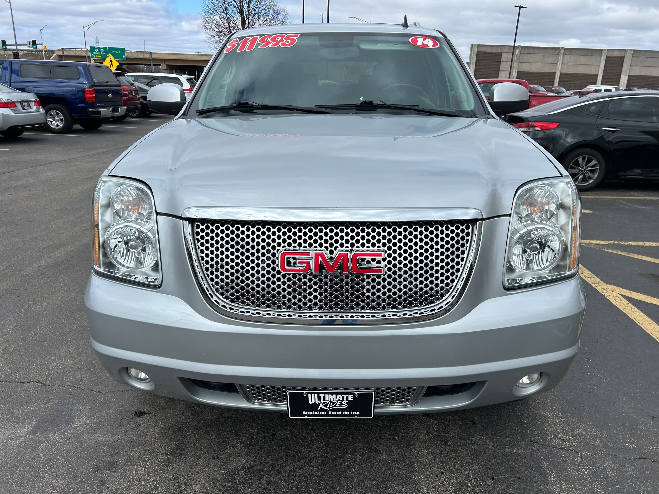 2014 Gmc Yukon XL Denali photo 2