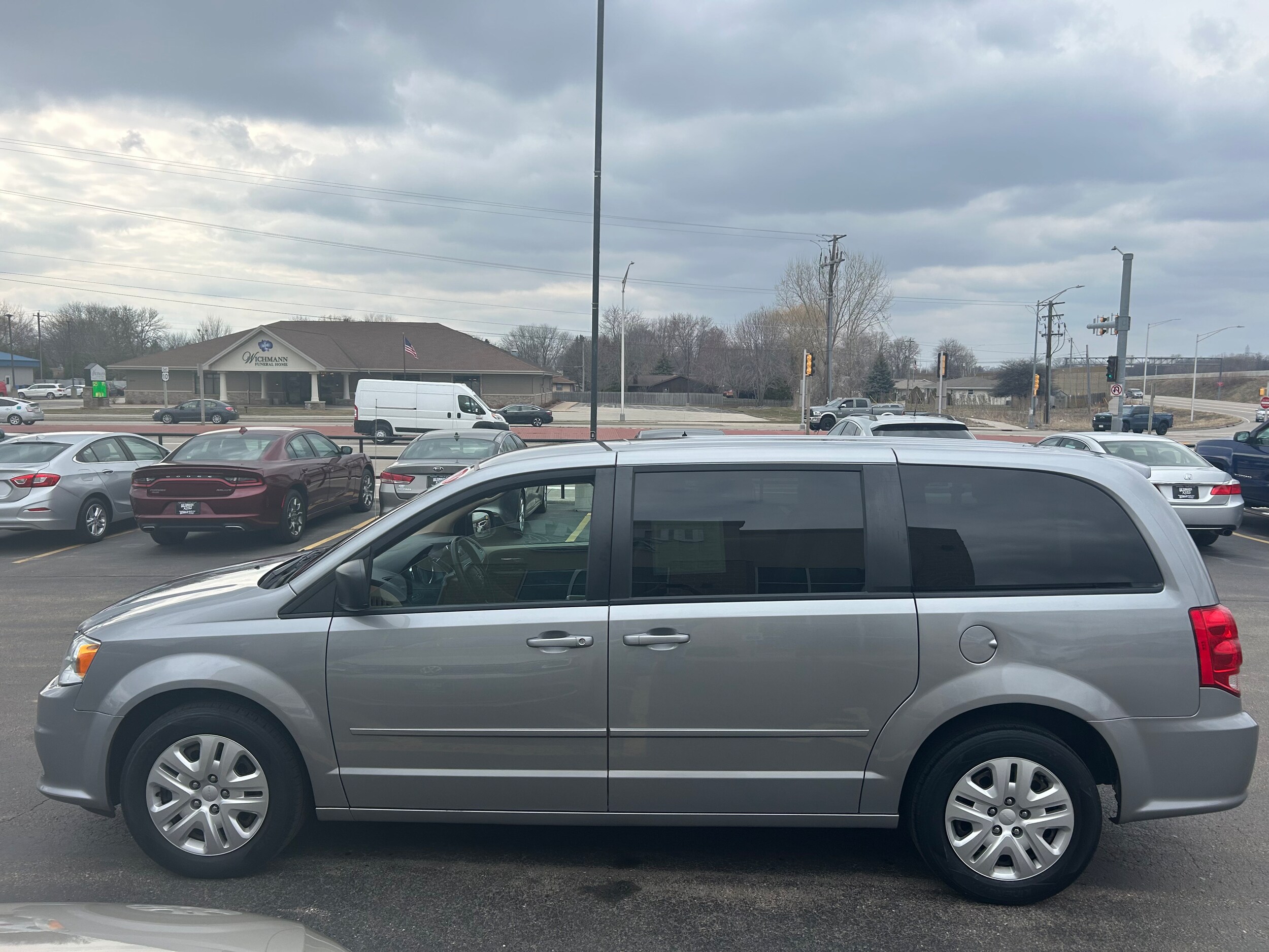 2016 Dodge Grand Caravan SE photo 3