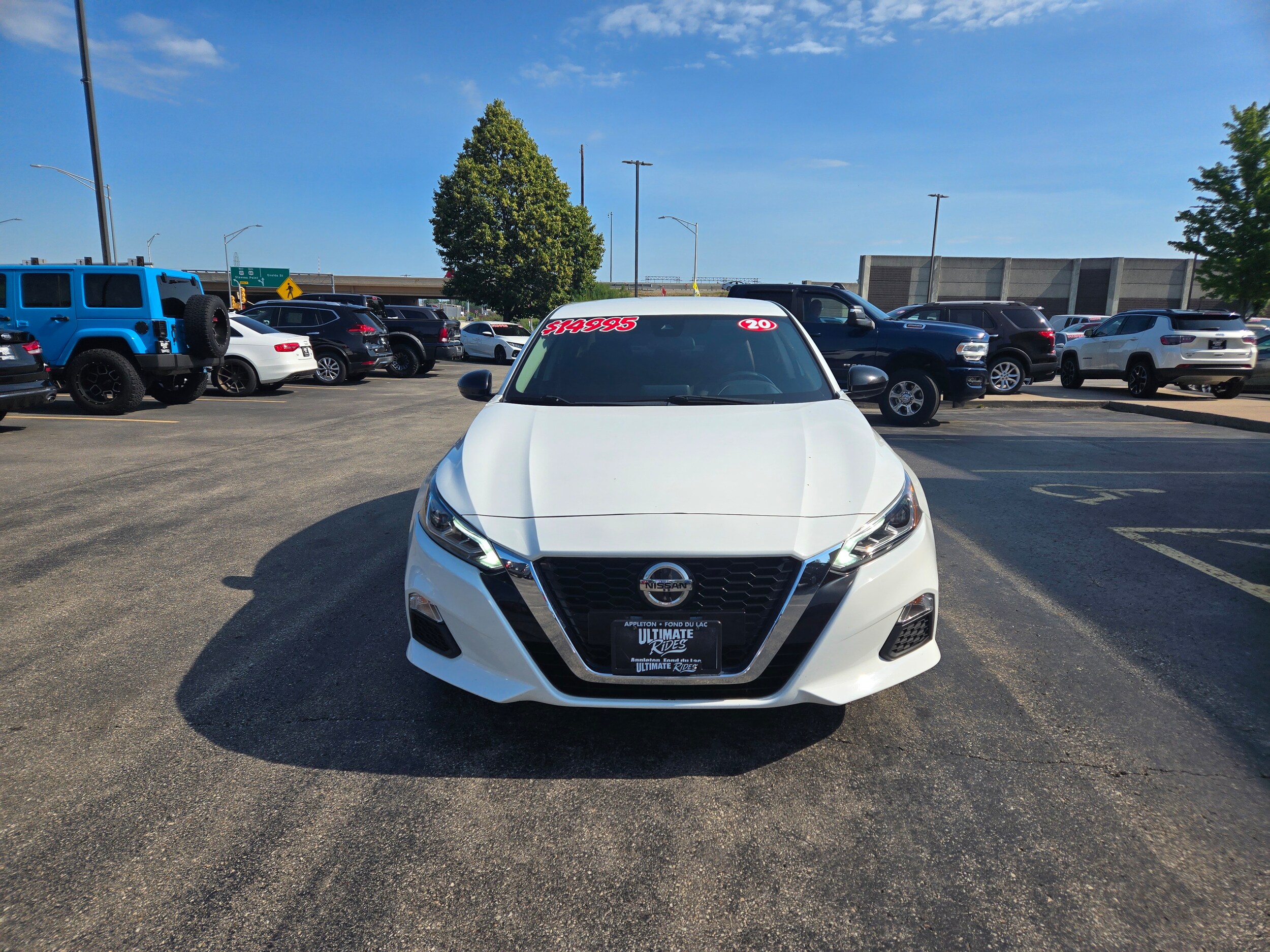 2020 Nissan Altima 2.5 SR photo 2