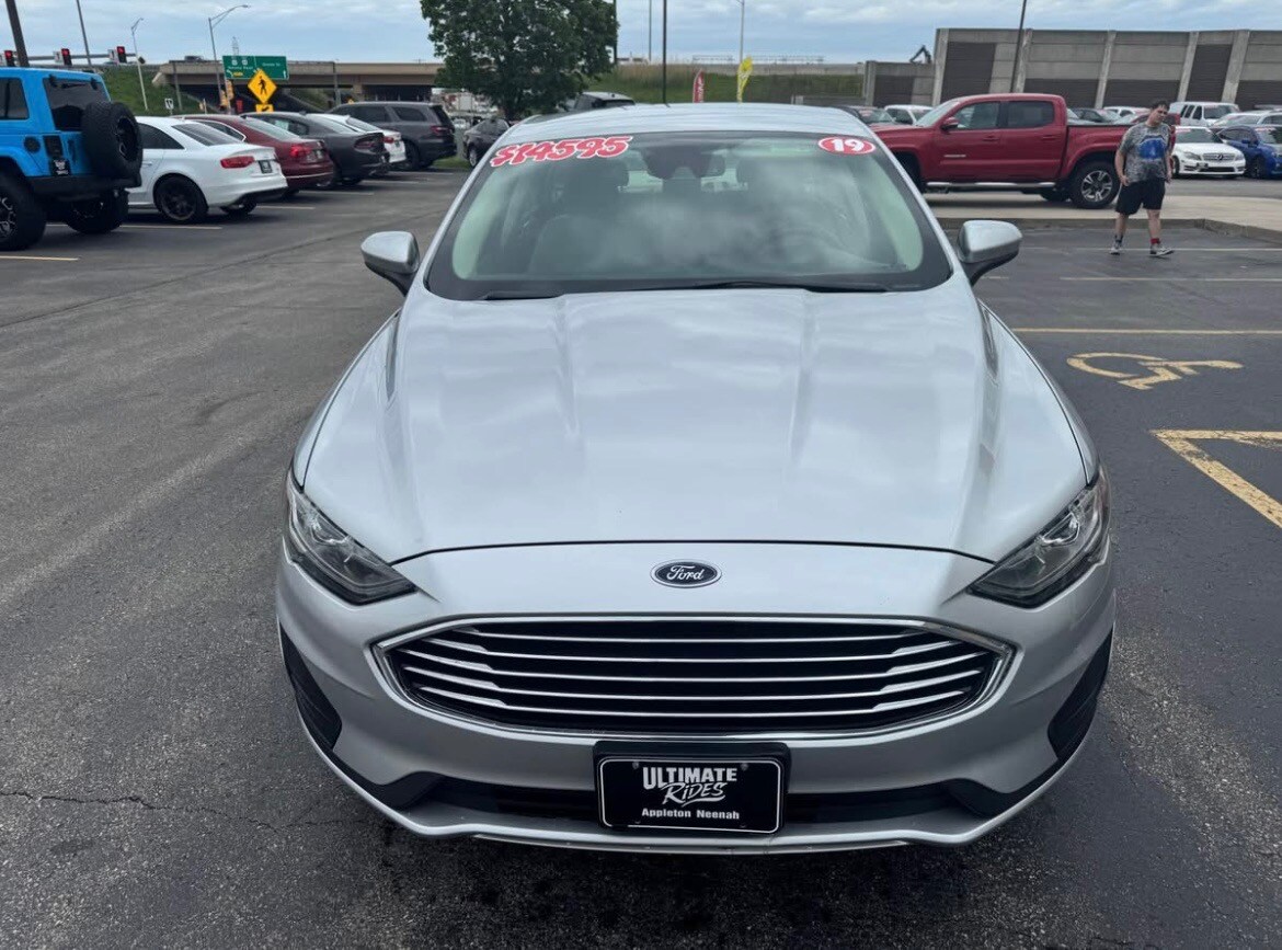 2019 Ford Fusion SE Hybrid photo 2