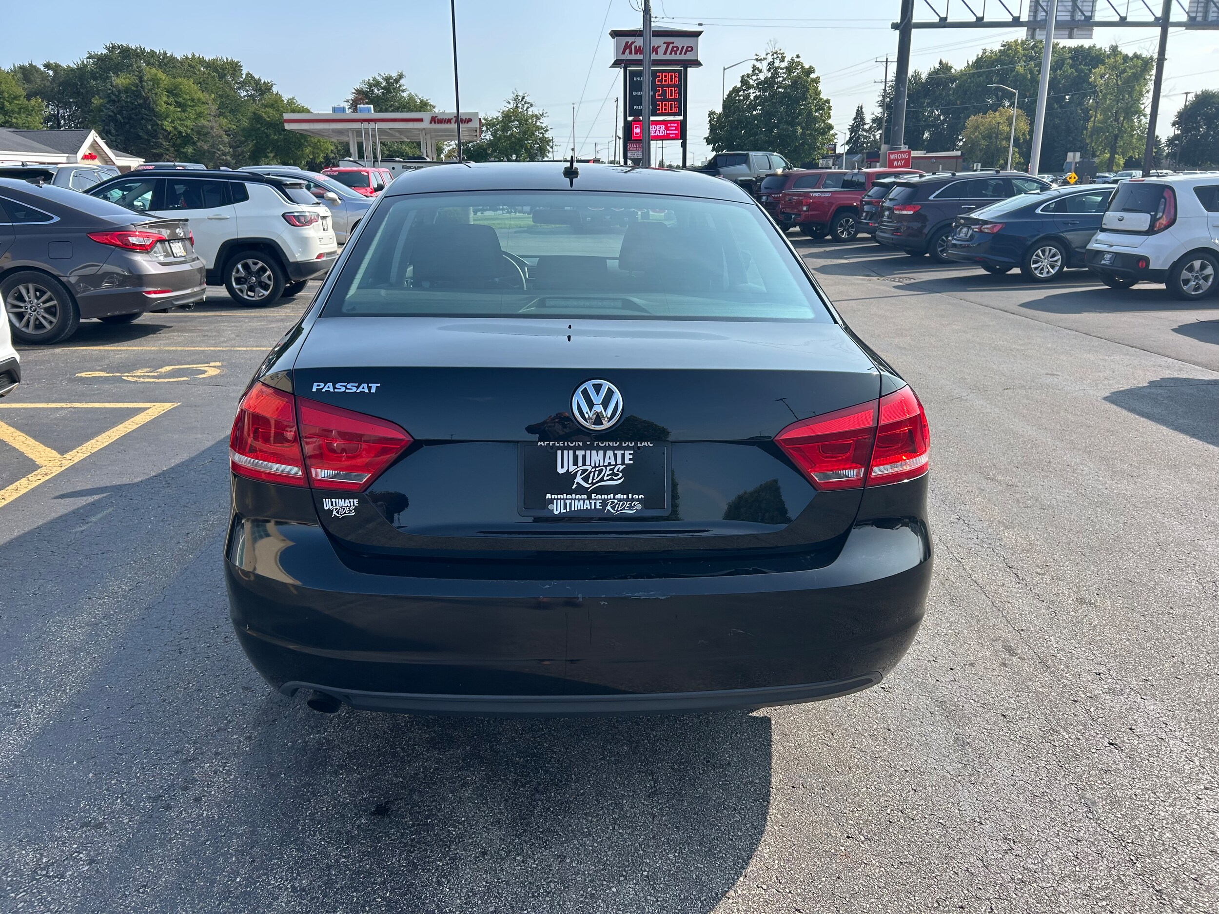 2013 Volkswagen Passat S photo 3