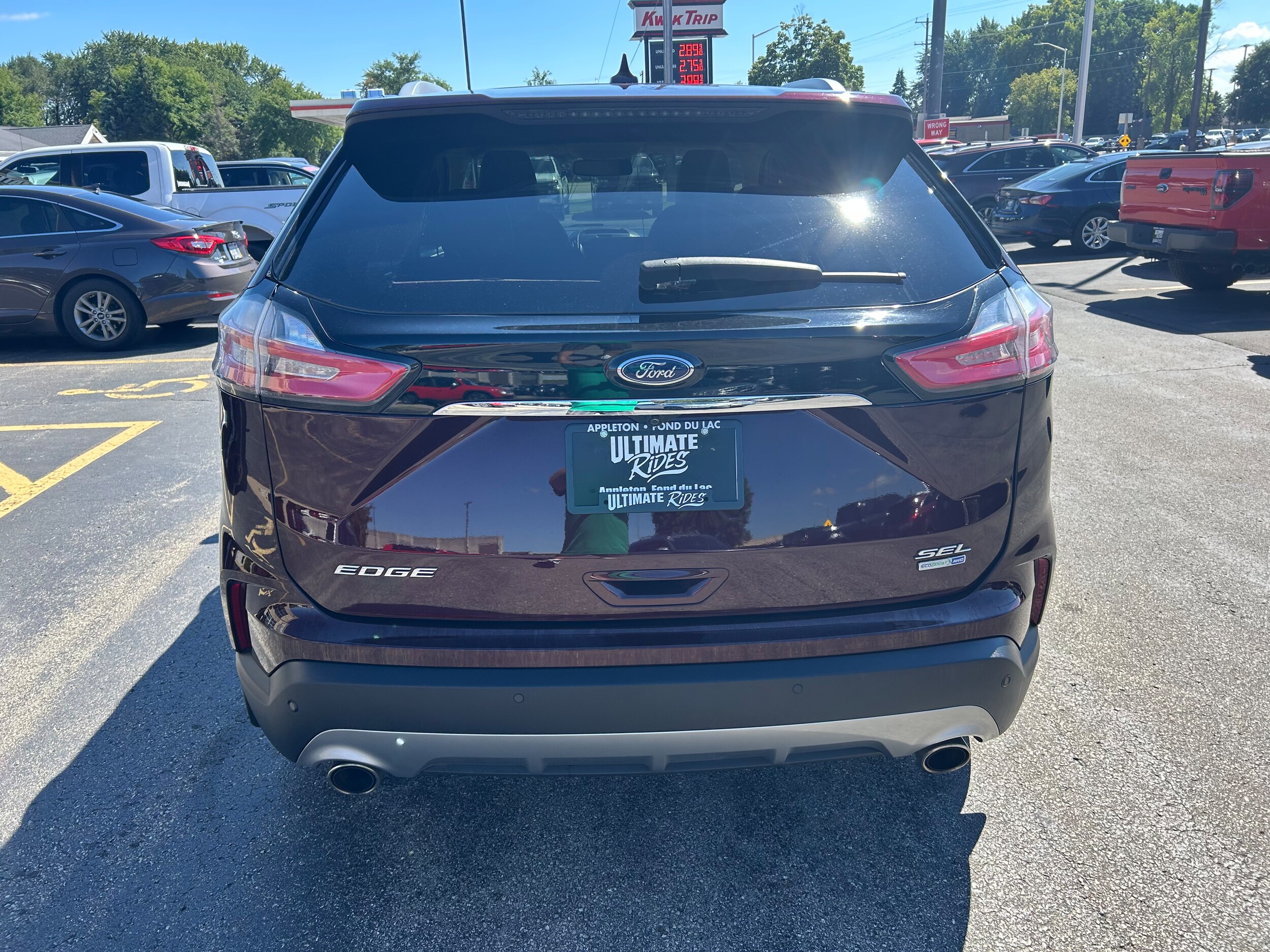 2020 Ford Edge SEL photo 4
