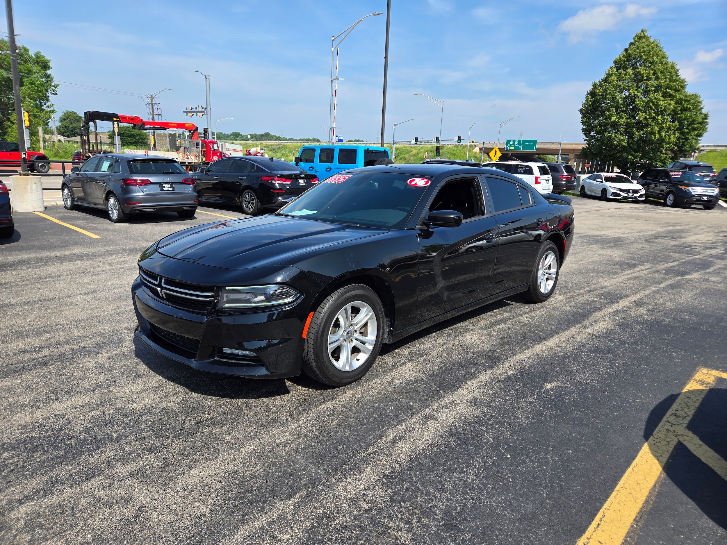 2016 Dodge Charger SE photo 3