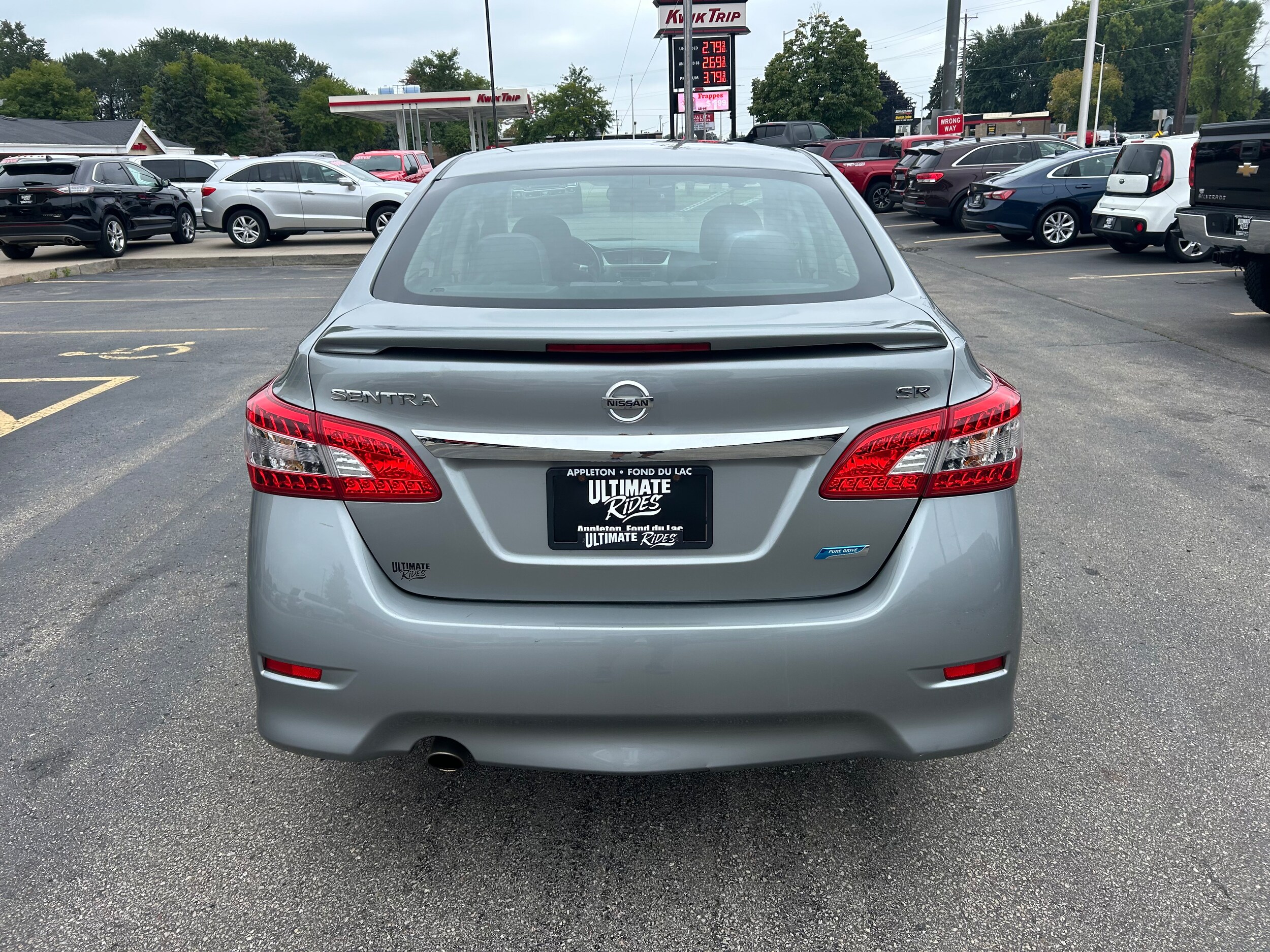 2014 Nissan Sentra SR photo 4