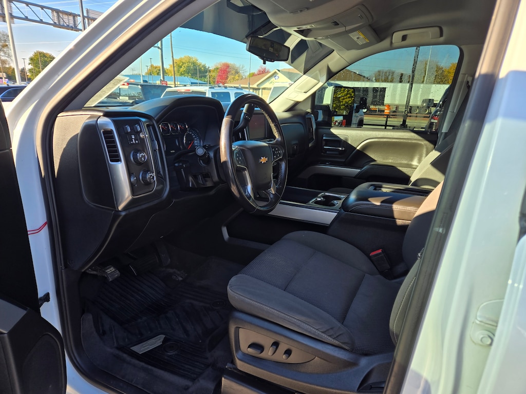 Used 2018 Chevrolet Silverado 1500 LT w/1LT Truck Crew Cab