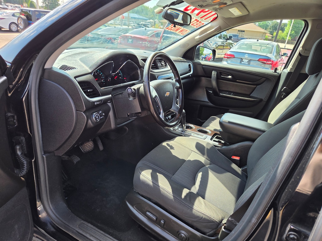 Used 2017 Chevrolet Traverse LT w/1LT SUV