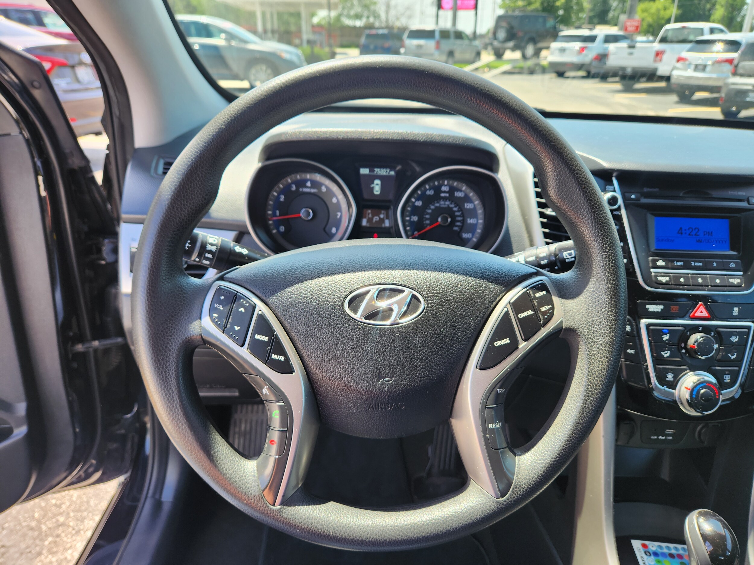 2017 Hyundai Elantra GT photo 2