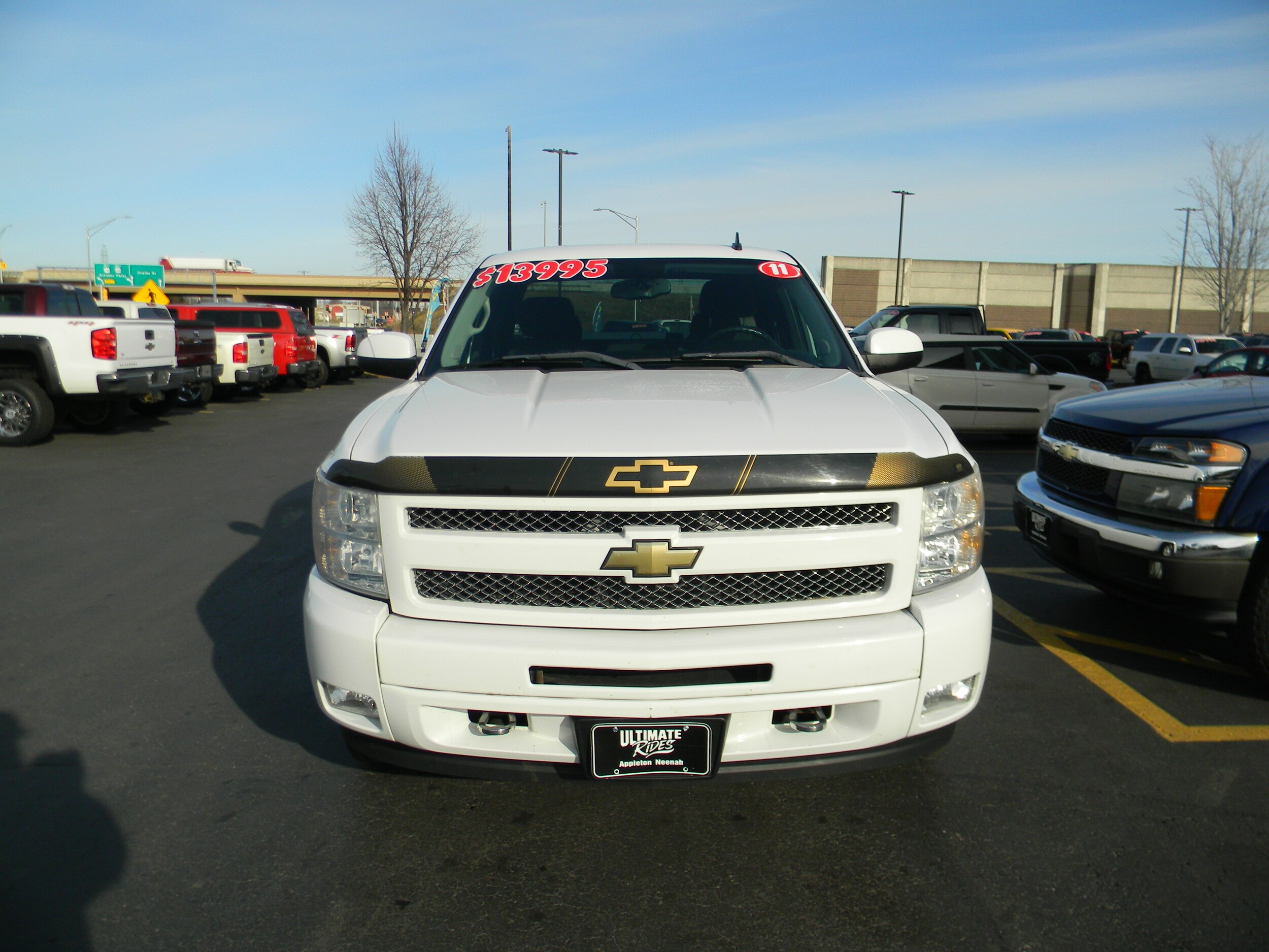 2011 Chevrolet Silverado 1500 LT photo 2