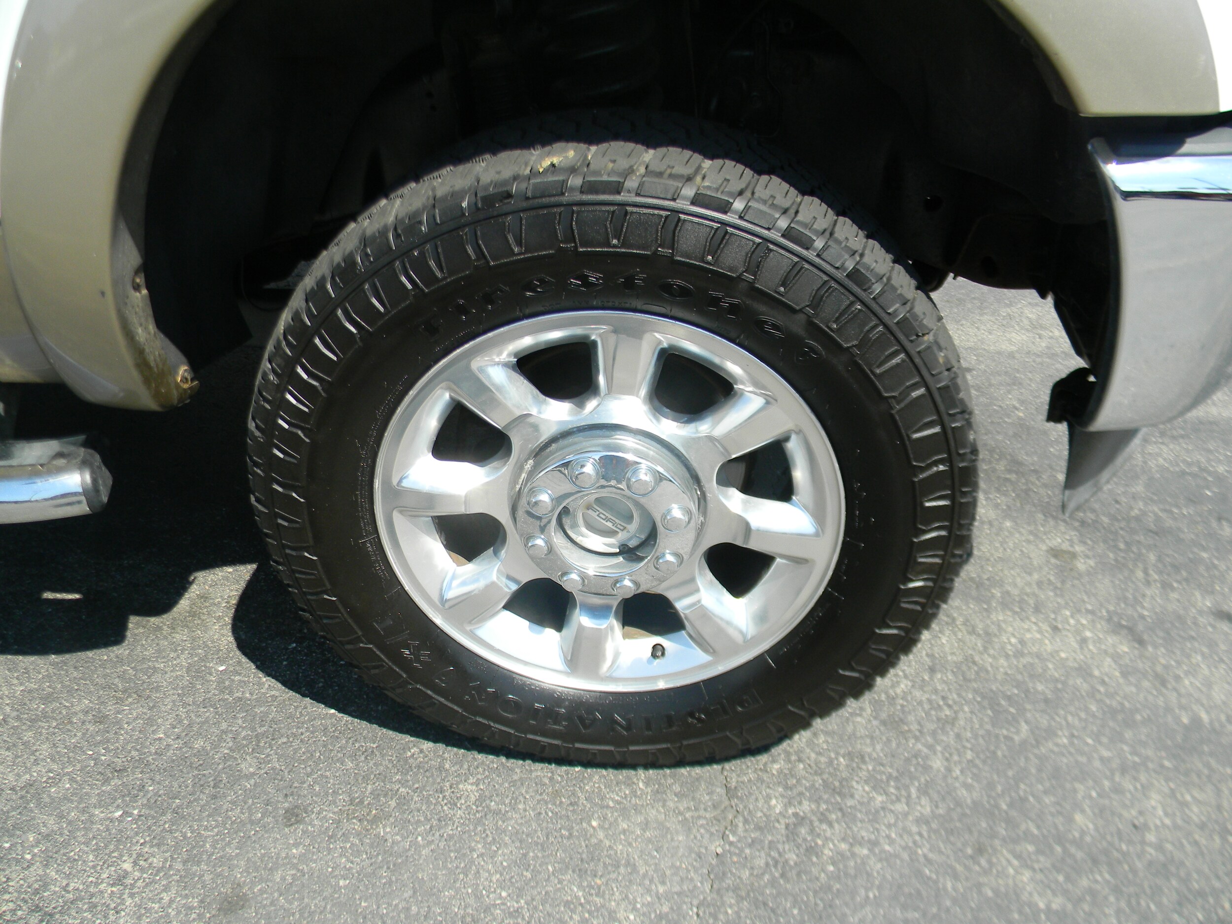 2011 Ford F-250 Lariat photo 2
