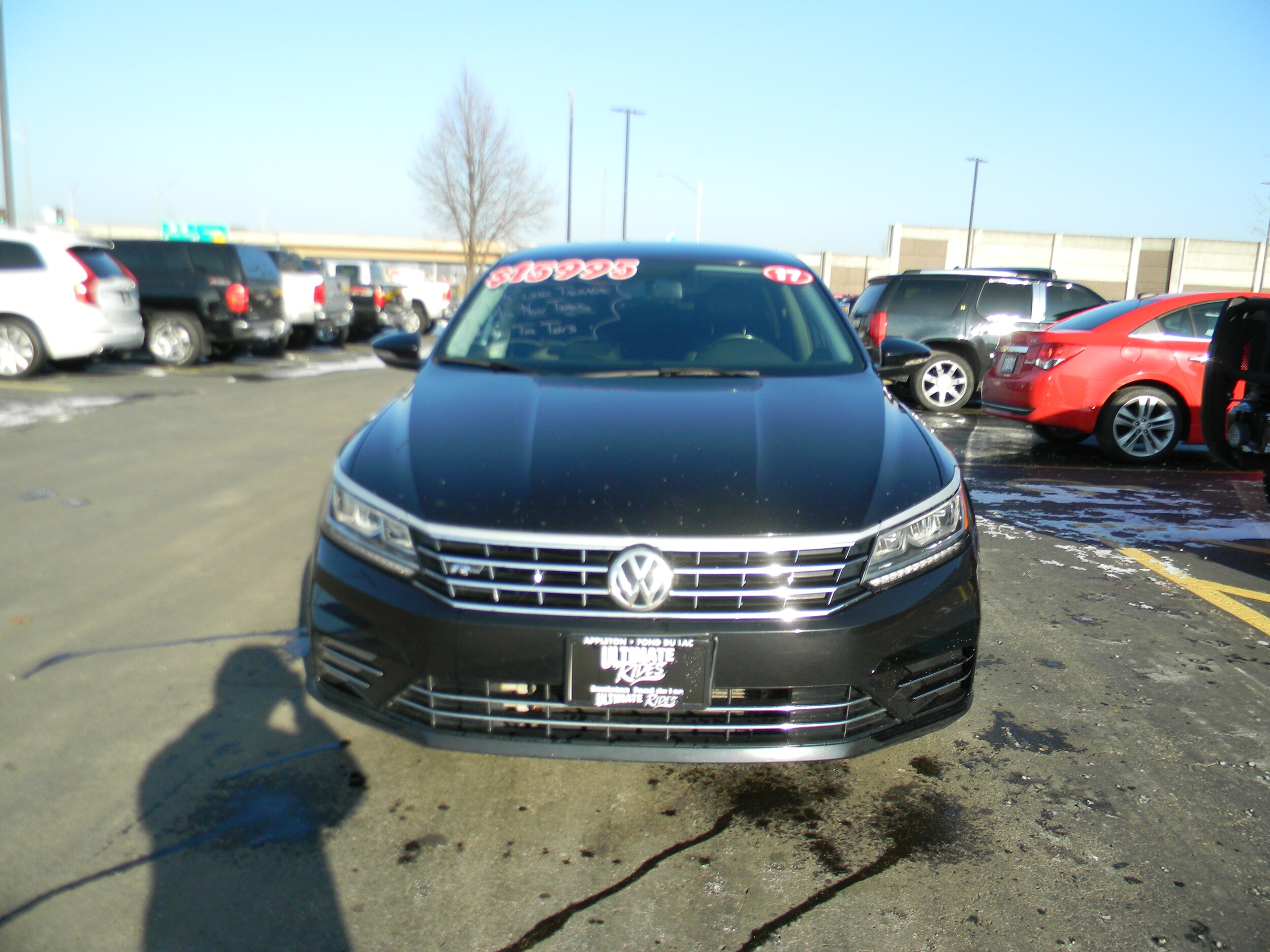 2017 Volkswagen Passat R-Line photo 2