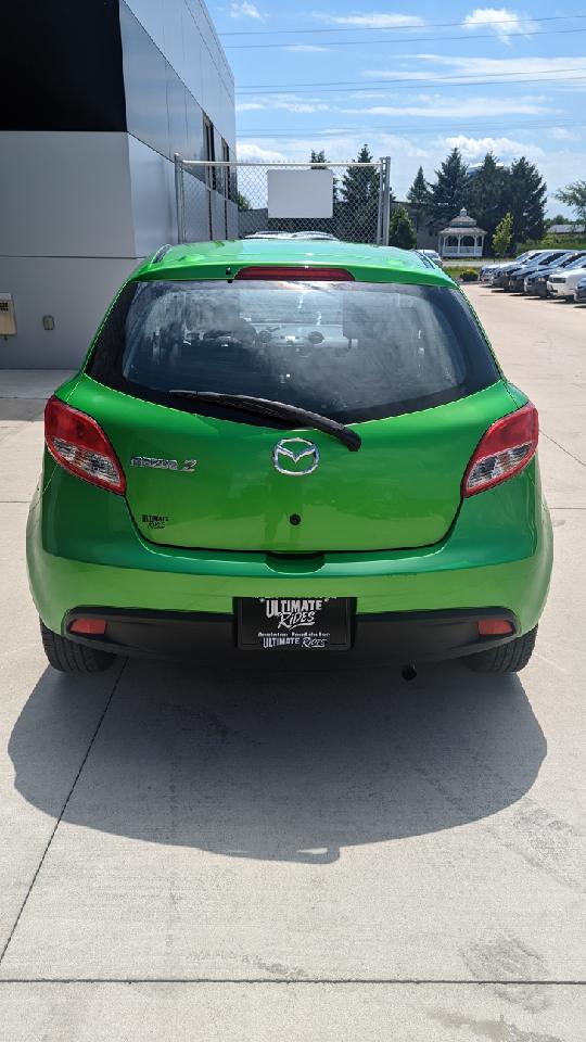 2011 Mazda Mazda2 Sport photo 2