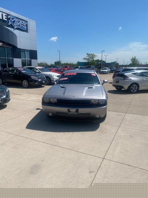 2014 Dodge Challenger R/T photo 2
